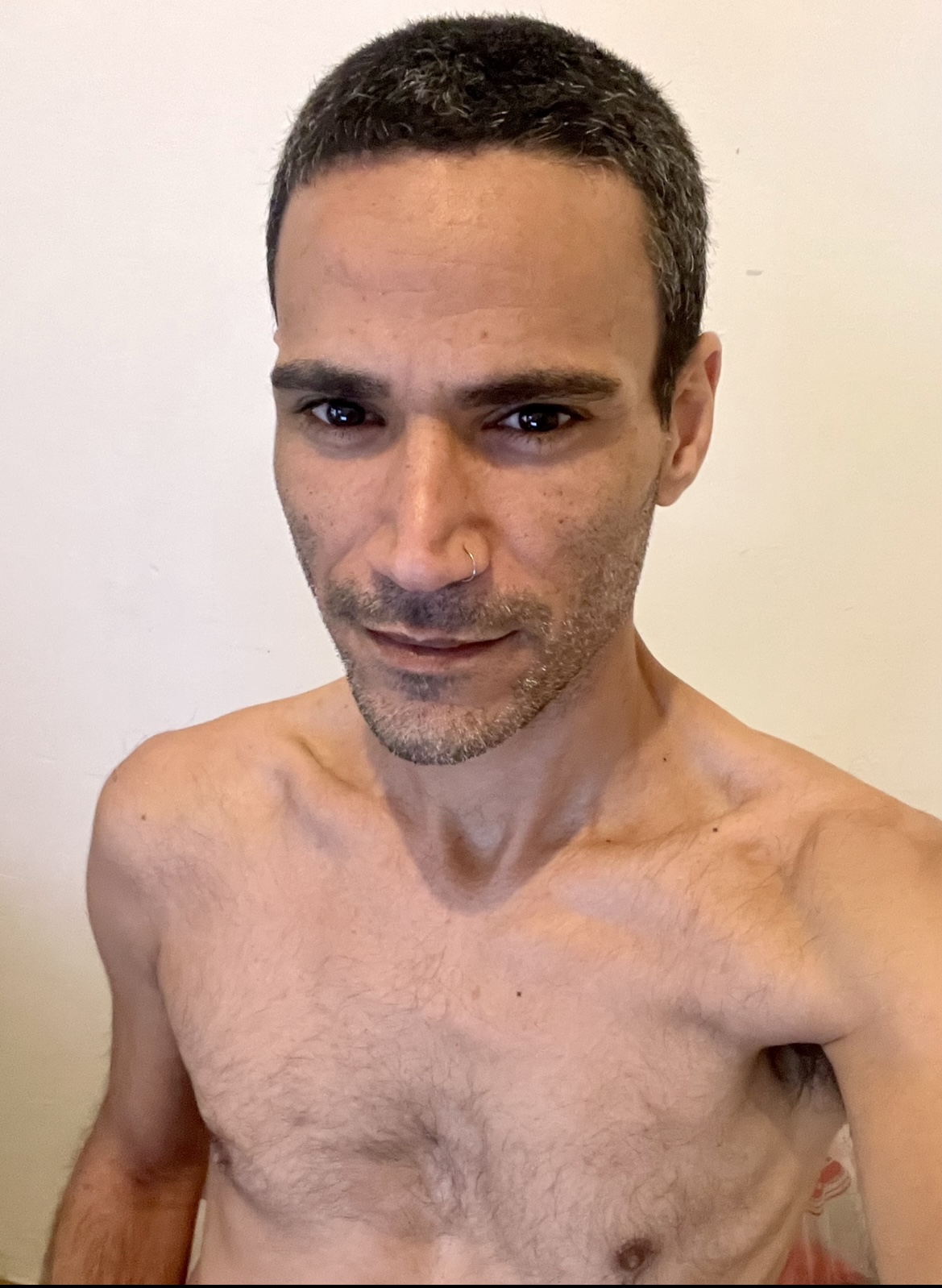 Tinder profile picture for @roe