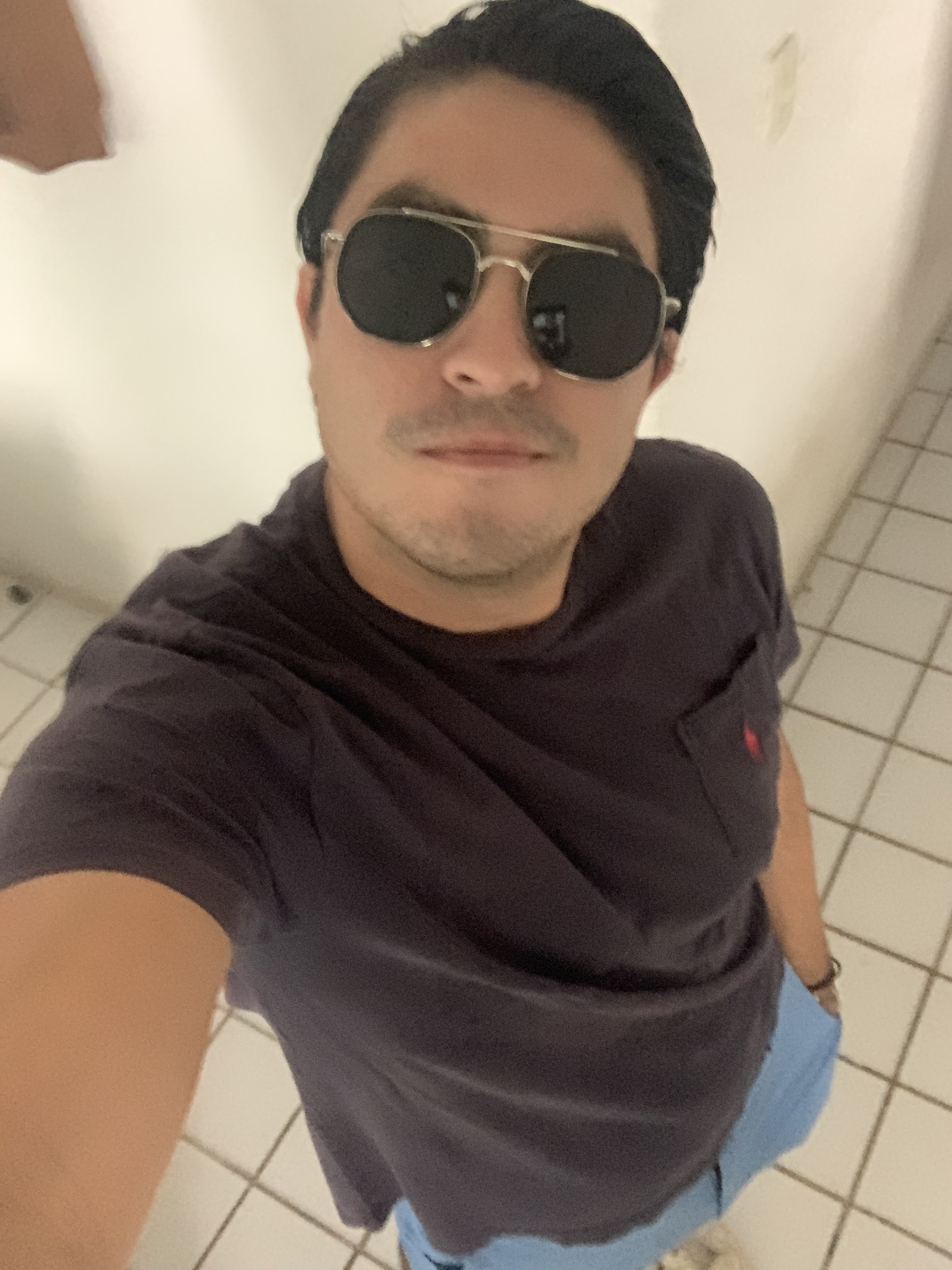 Tinder profile picture for @def
