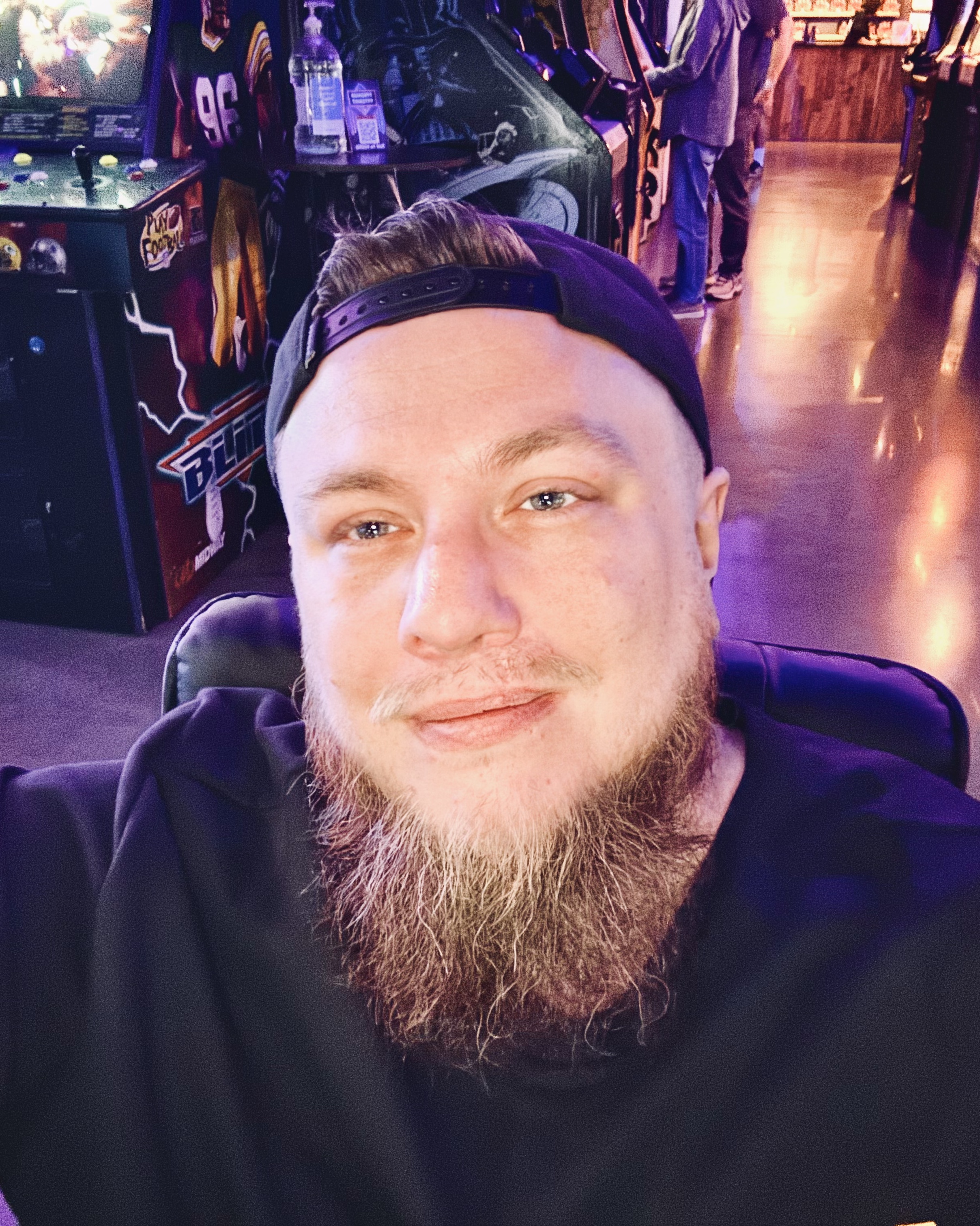 Tinder profile picture for @london