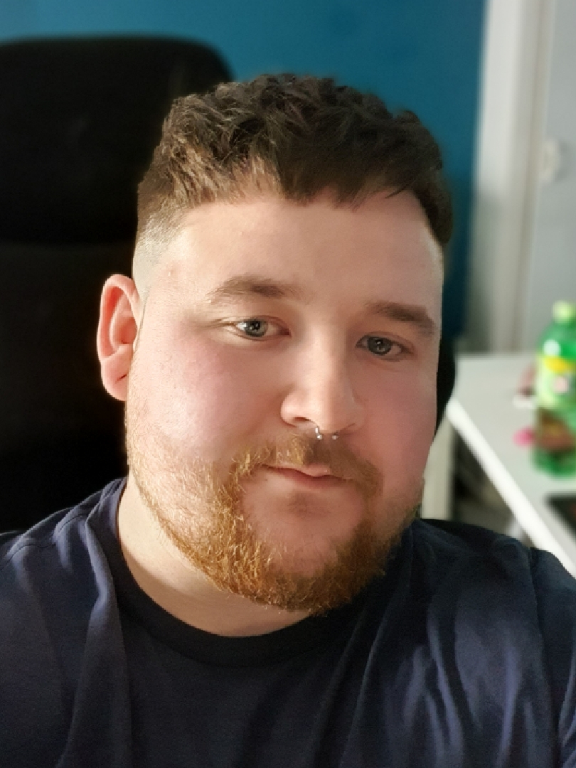Tinder profile picture for @groves