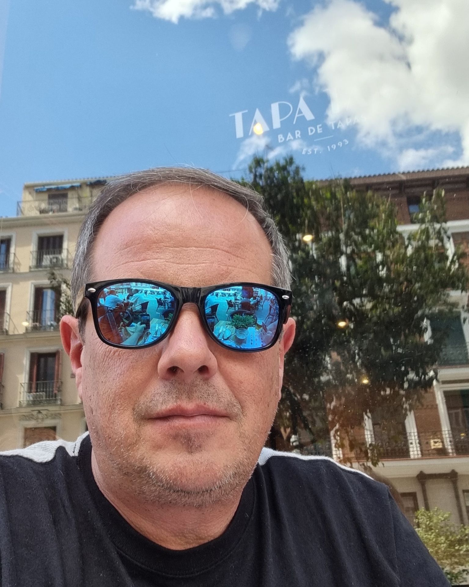 Tinder profile picture for @gerarv
