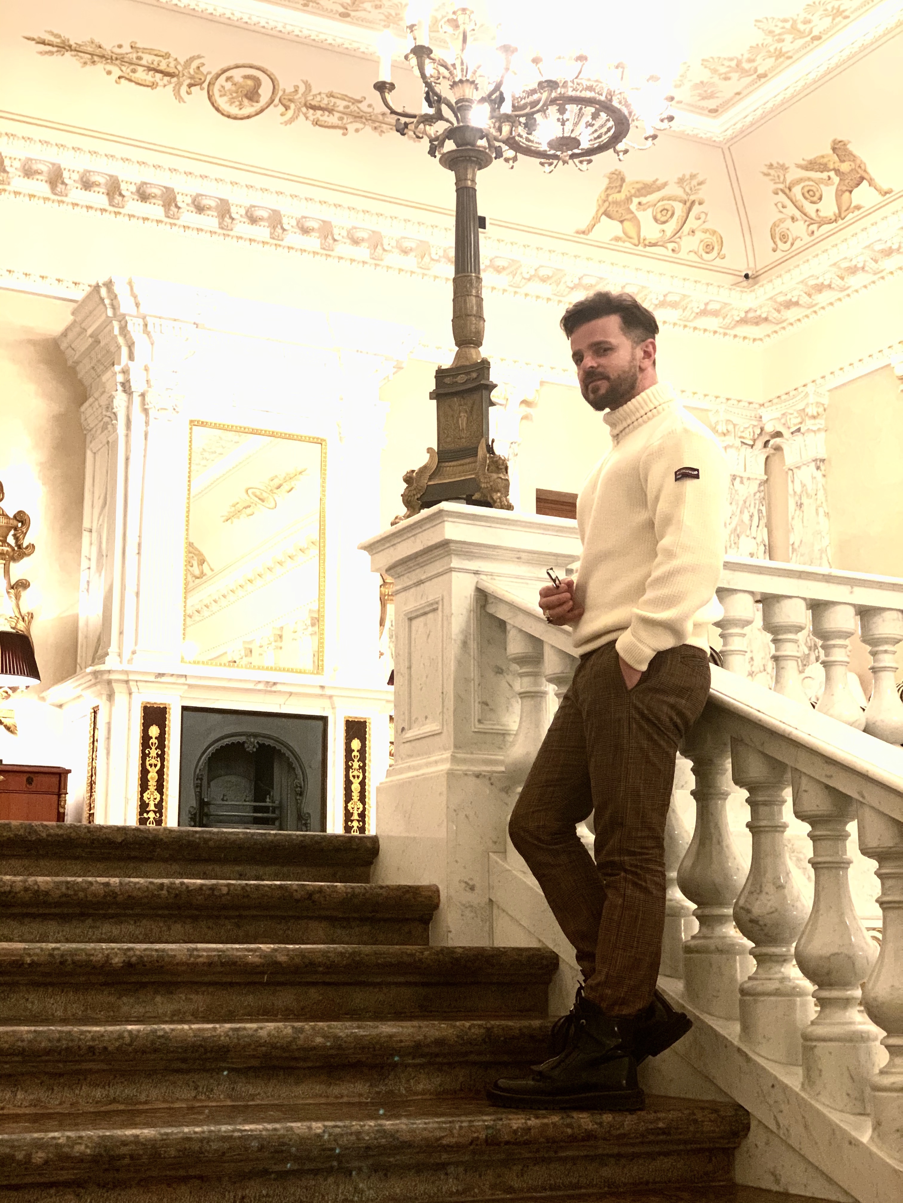Tinder profile picture for @connoisseur
