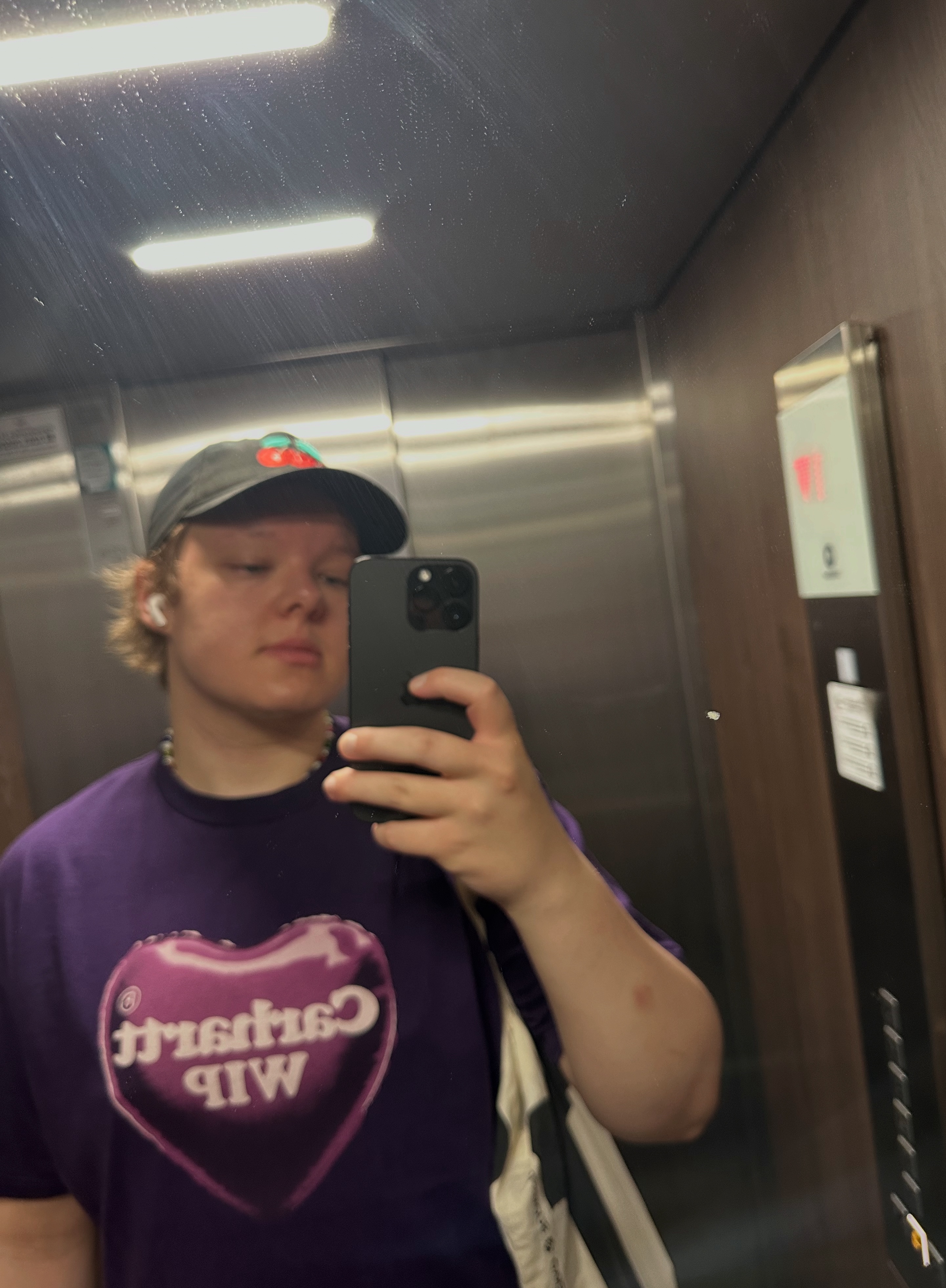Tinder profile picture for @arabia