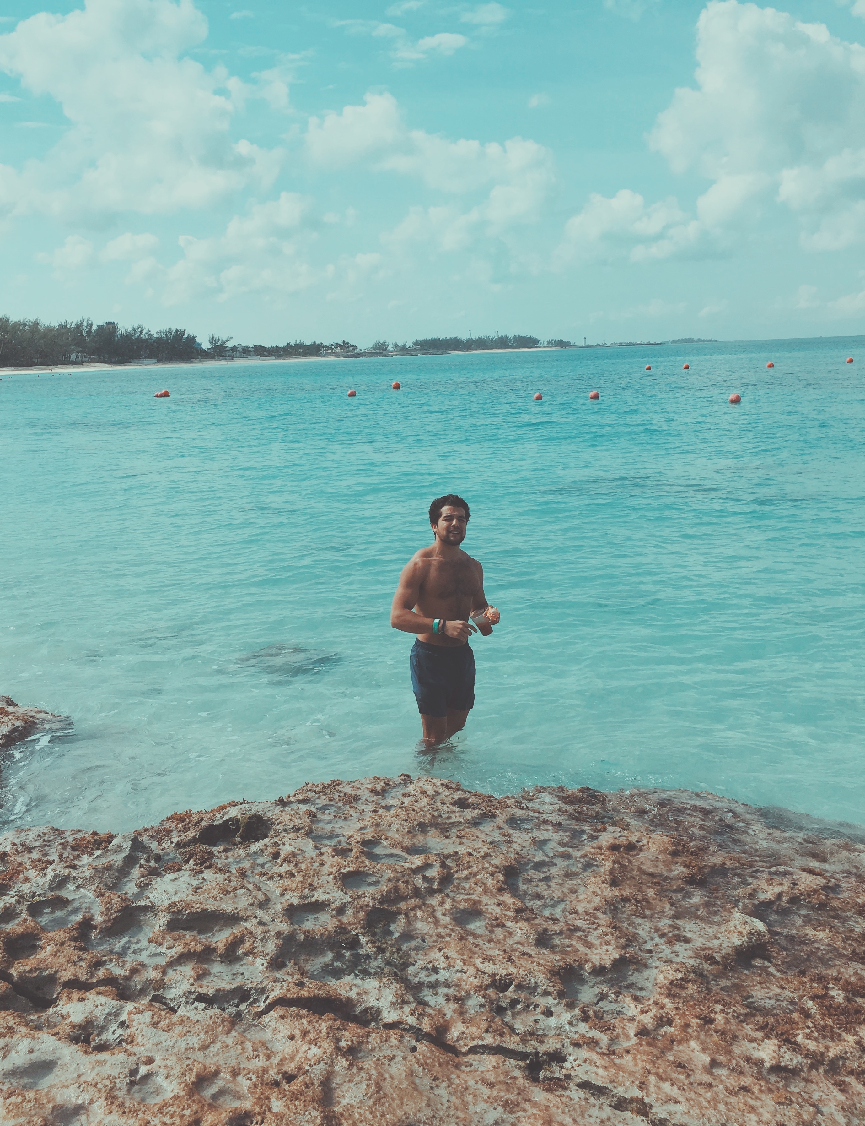Tinder profile picture for @bahamas