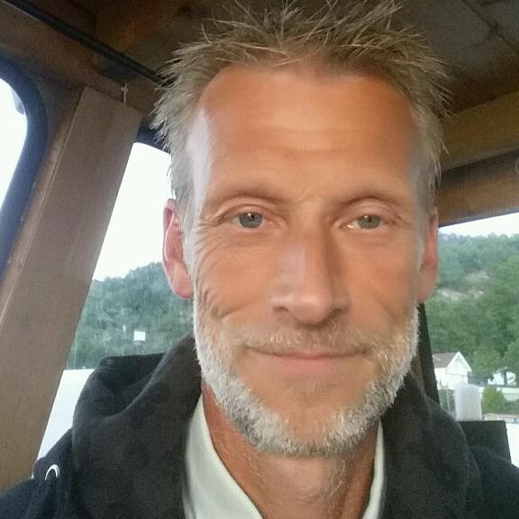 Tinder profile picture for @overland