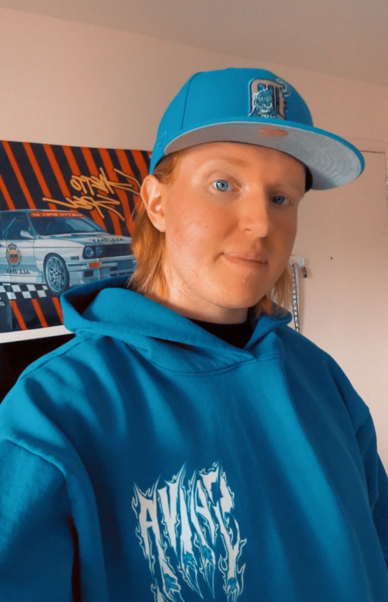 Tinder profile picture for @swan