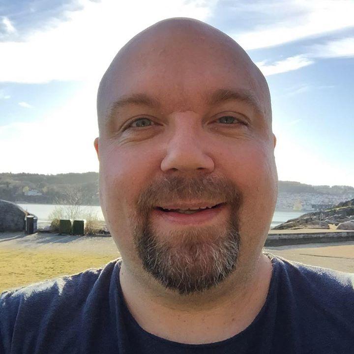 Tinder profile picture for @stream