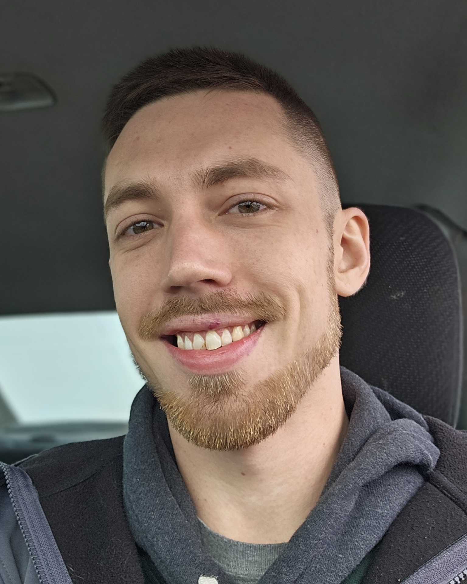 Tinder profile picture for @vibrant