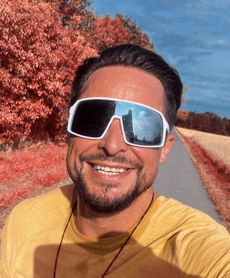 Tinder profile picture for @liner