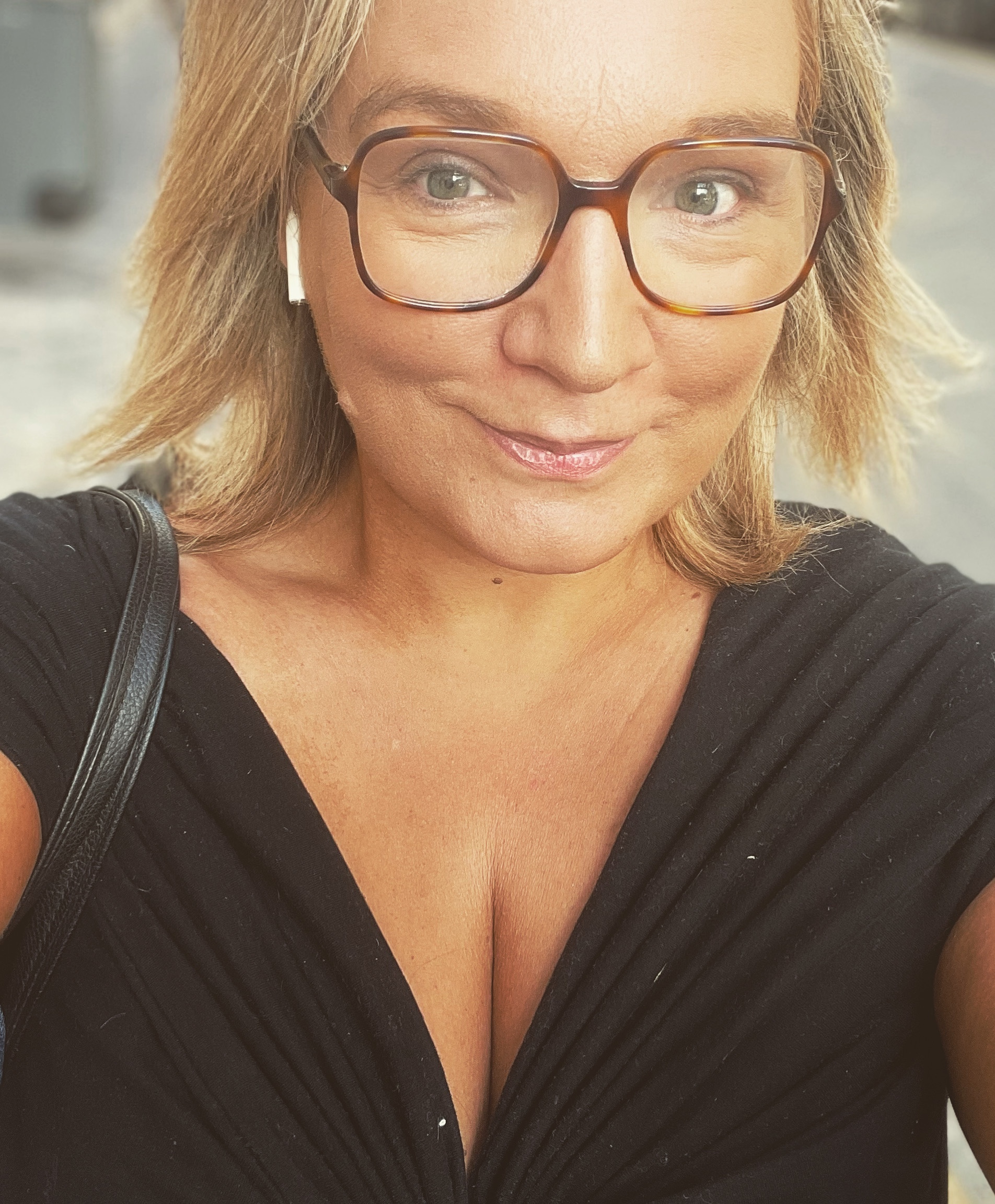 Tinder profile picture for @caroline