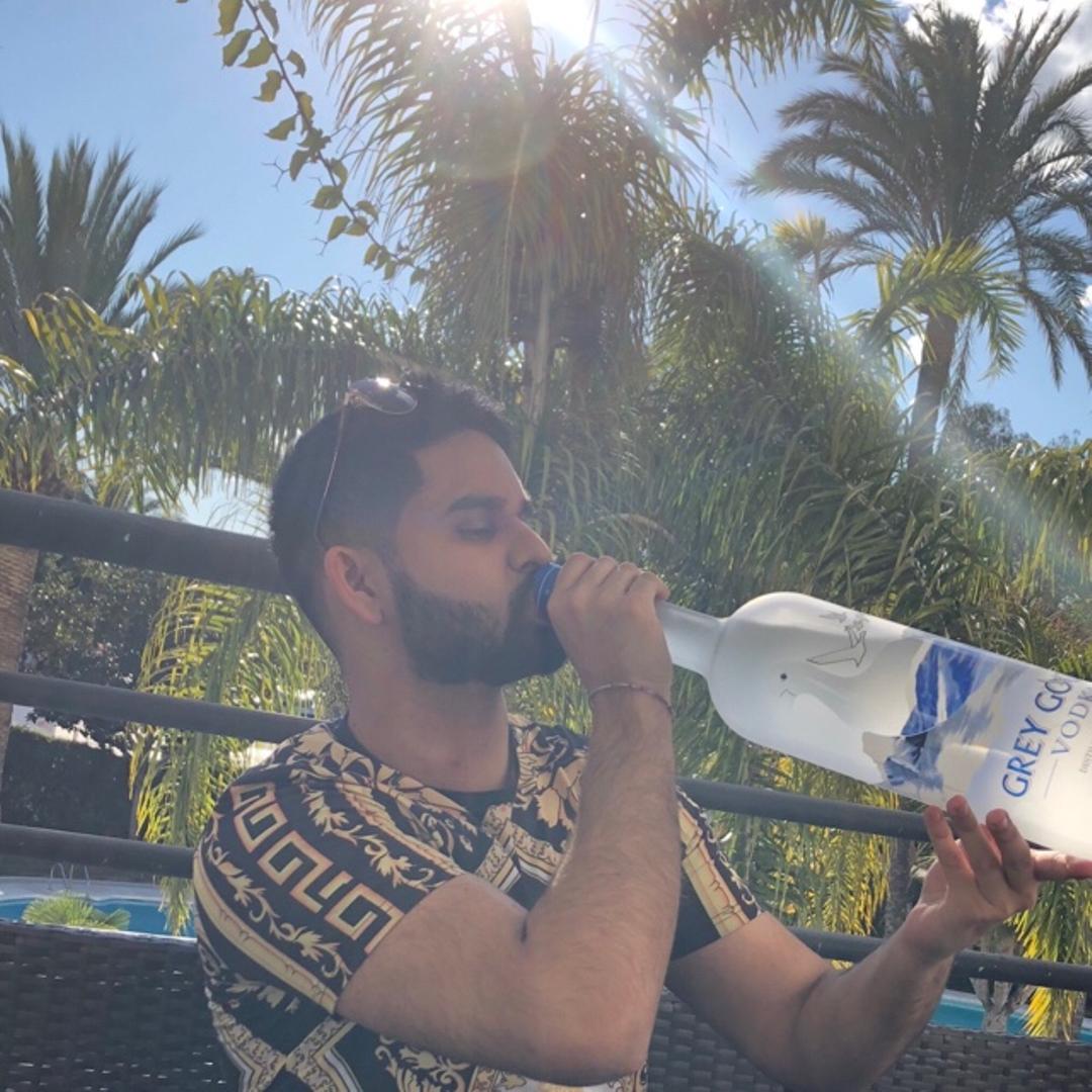 Tinder profile picture for @chan