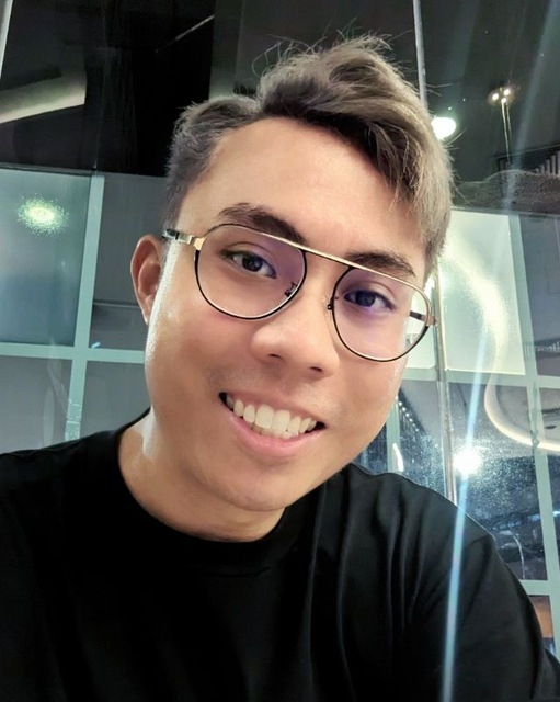 Tinder profile picture for @reeves