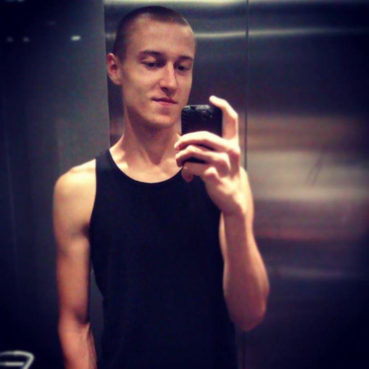 Tinder profile picture for @sont