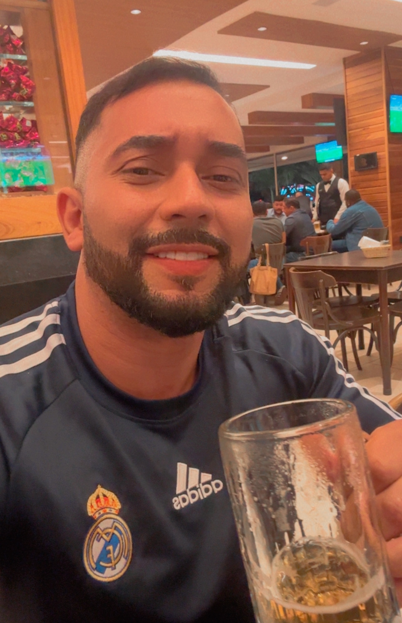 Tinder profile picture for @bout