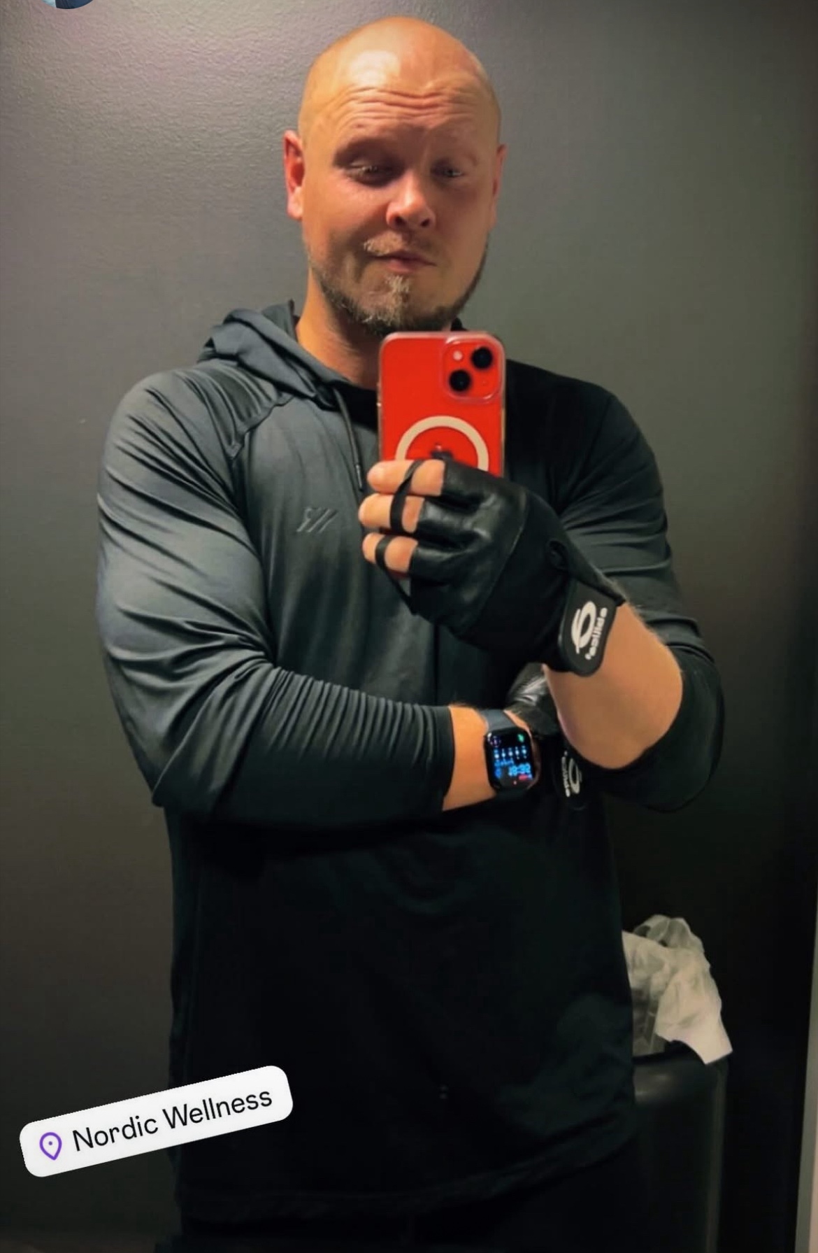 Tinder profile picture for @kimono