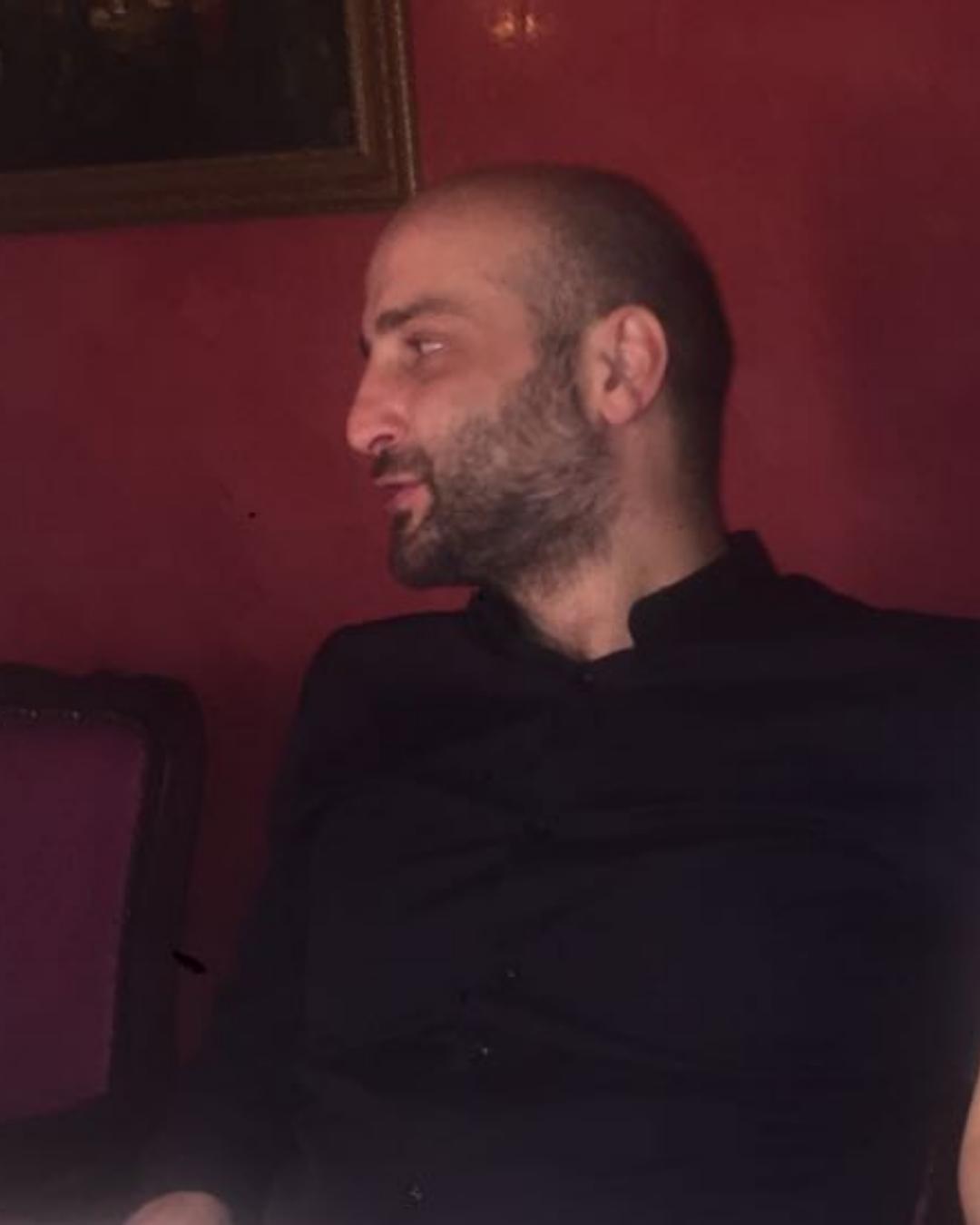 Tinder profile picture for @insomnia