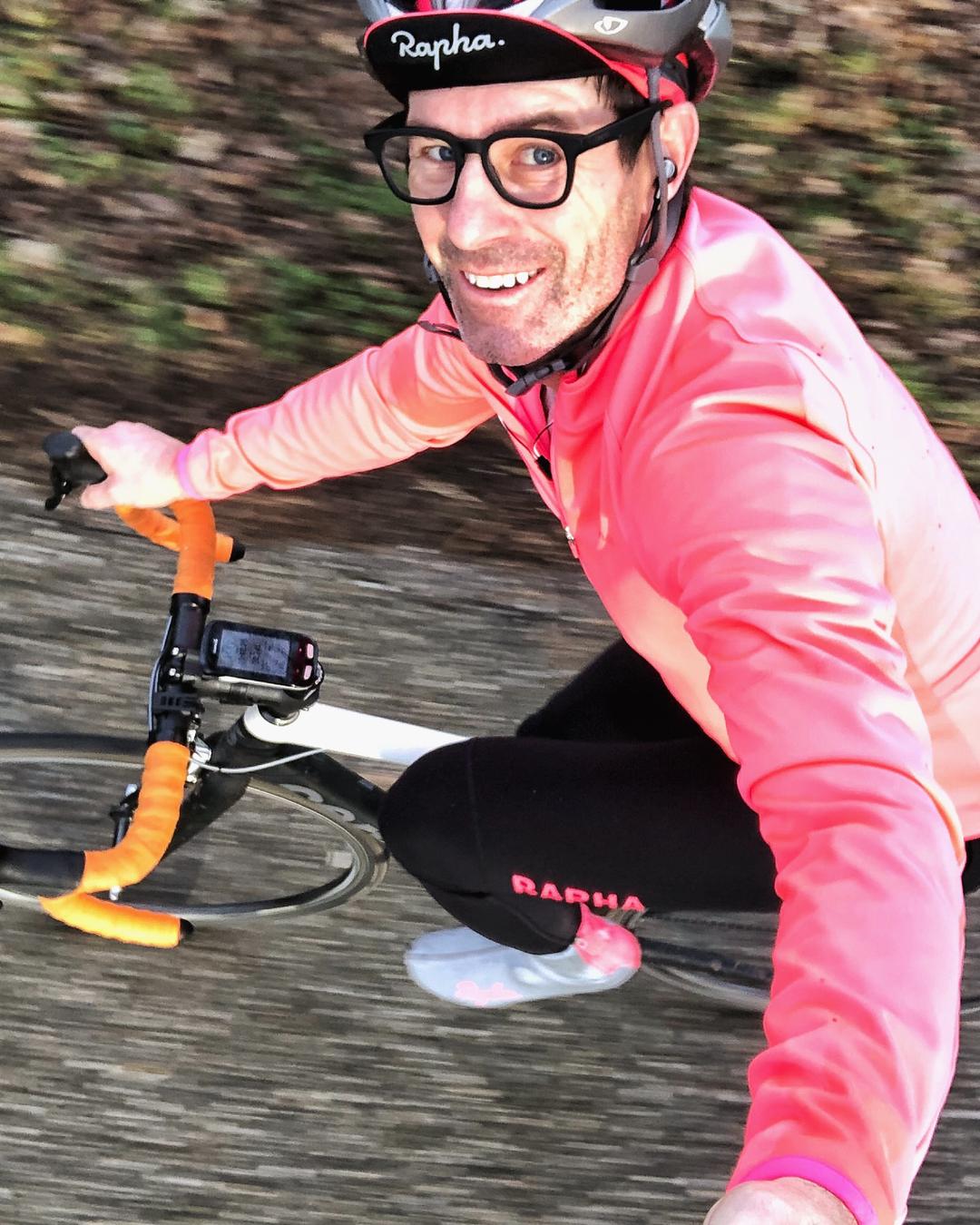 Tinder profile picture for @checklist