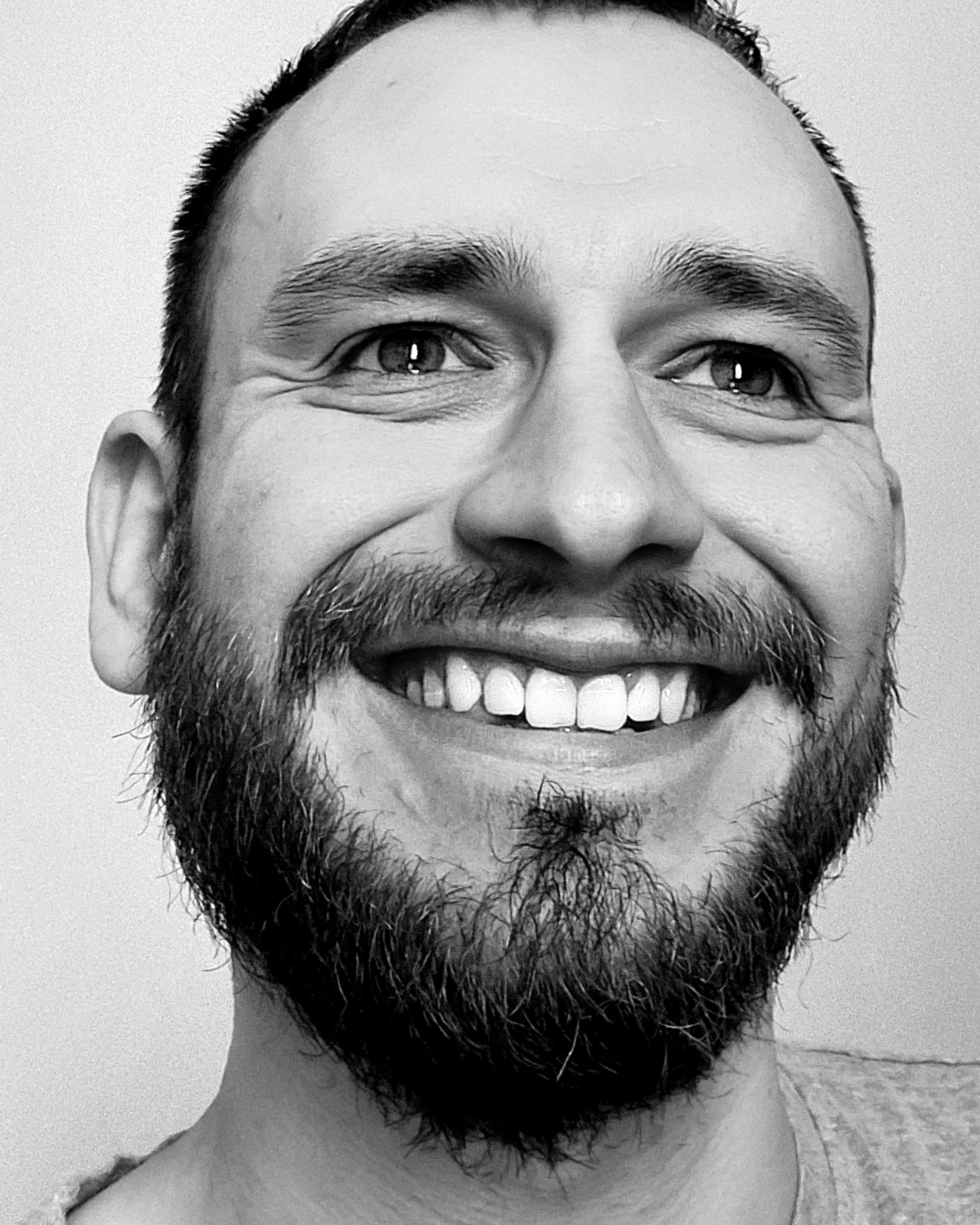 Tinder profile picture for @rhinestone