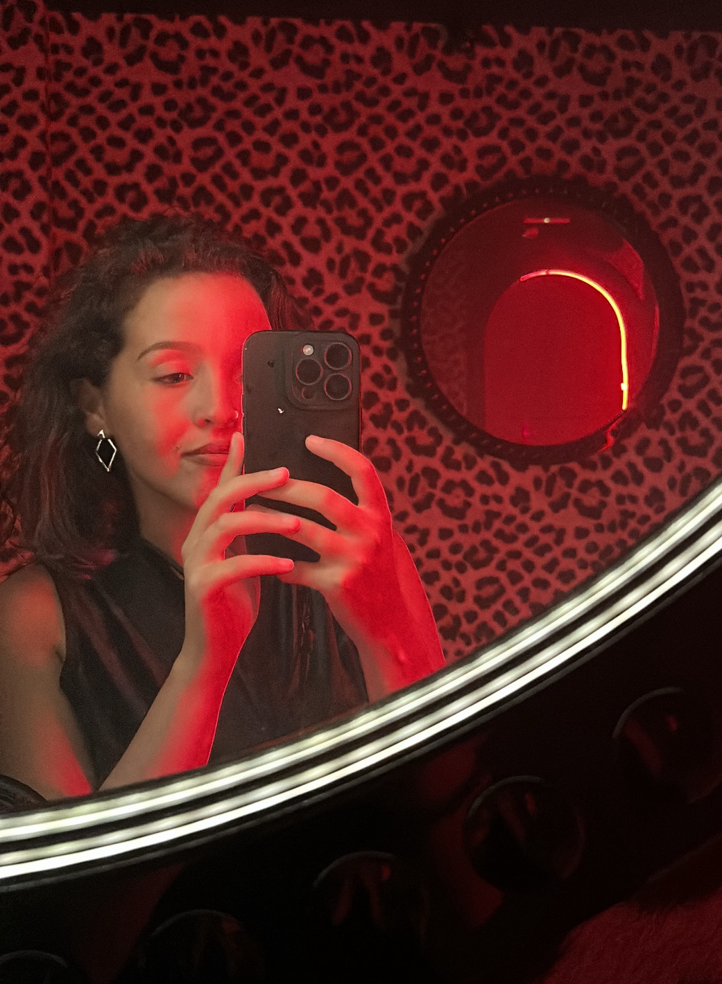 Tinder profile picture for @farah
