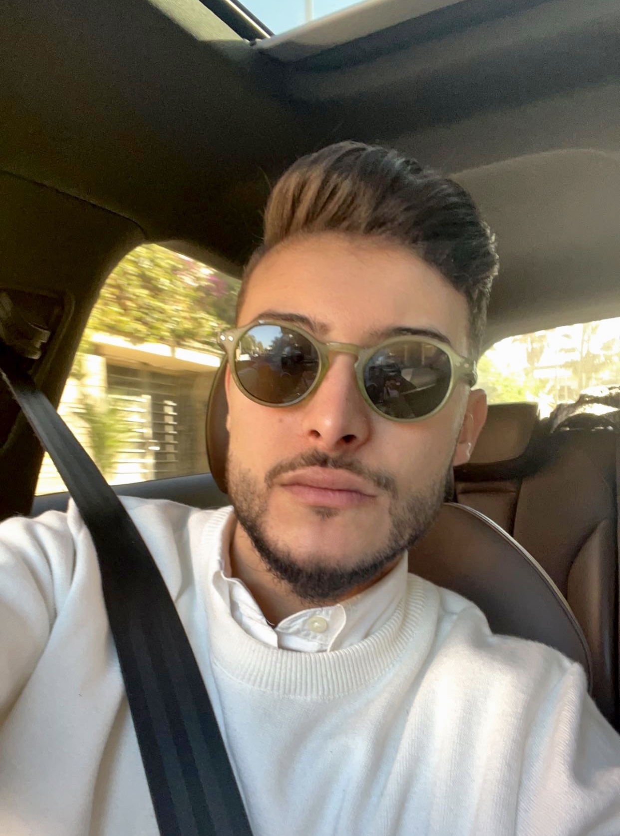 Tinder profile picture for @spin