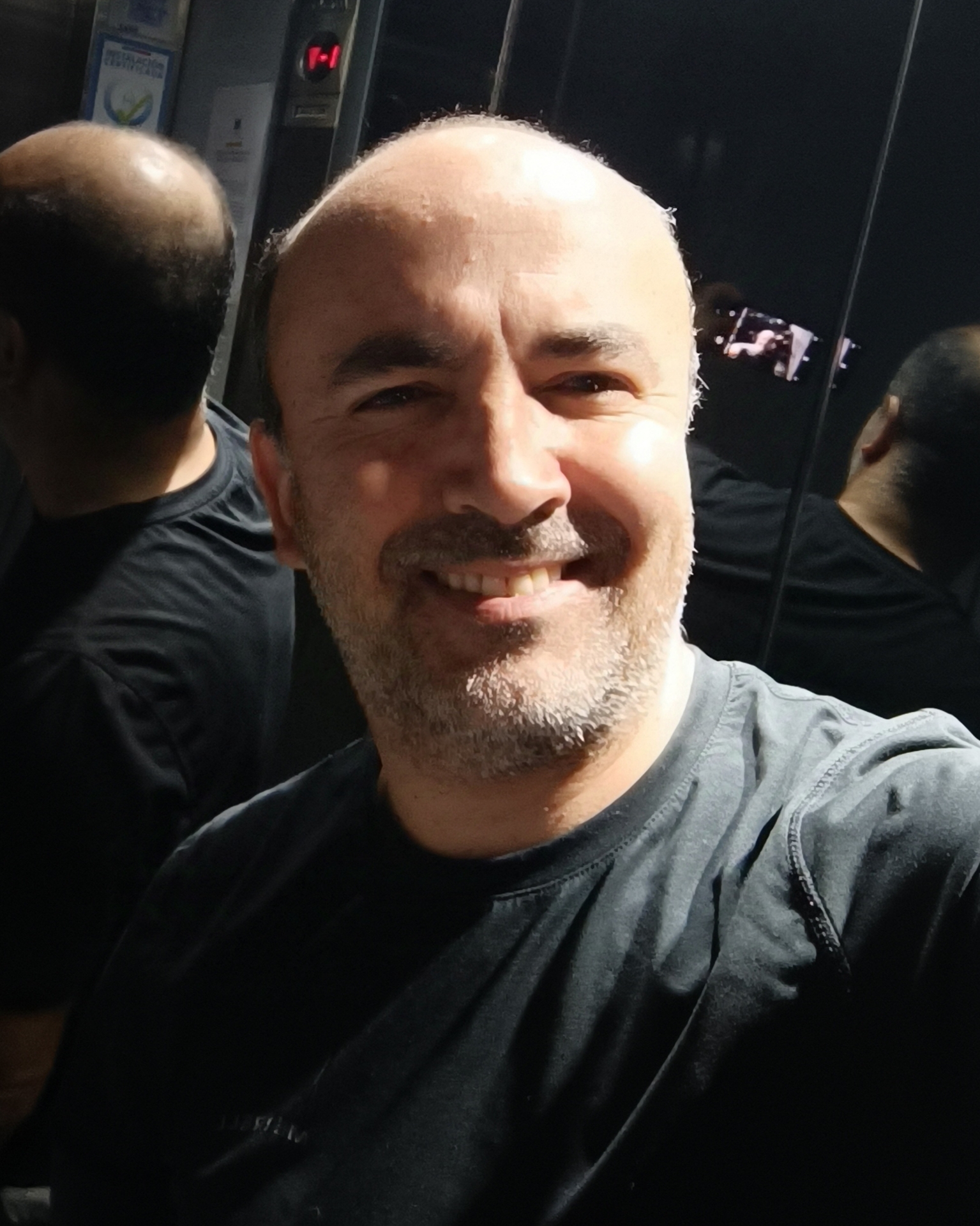 Tinder profile picture for @constructor