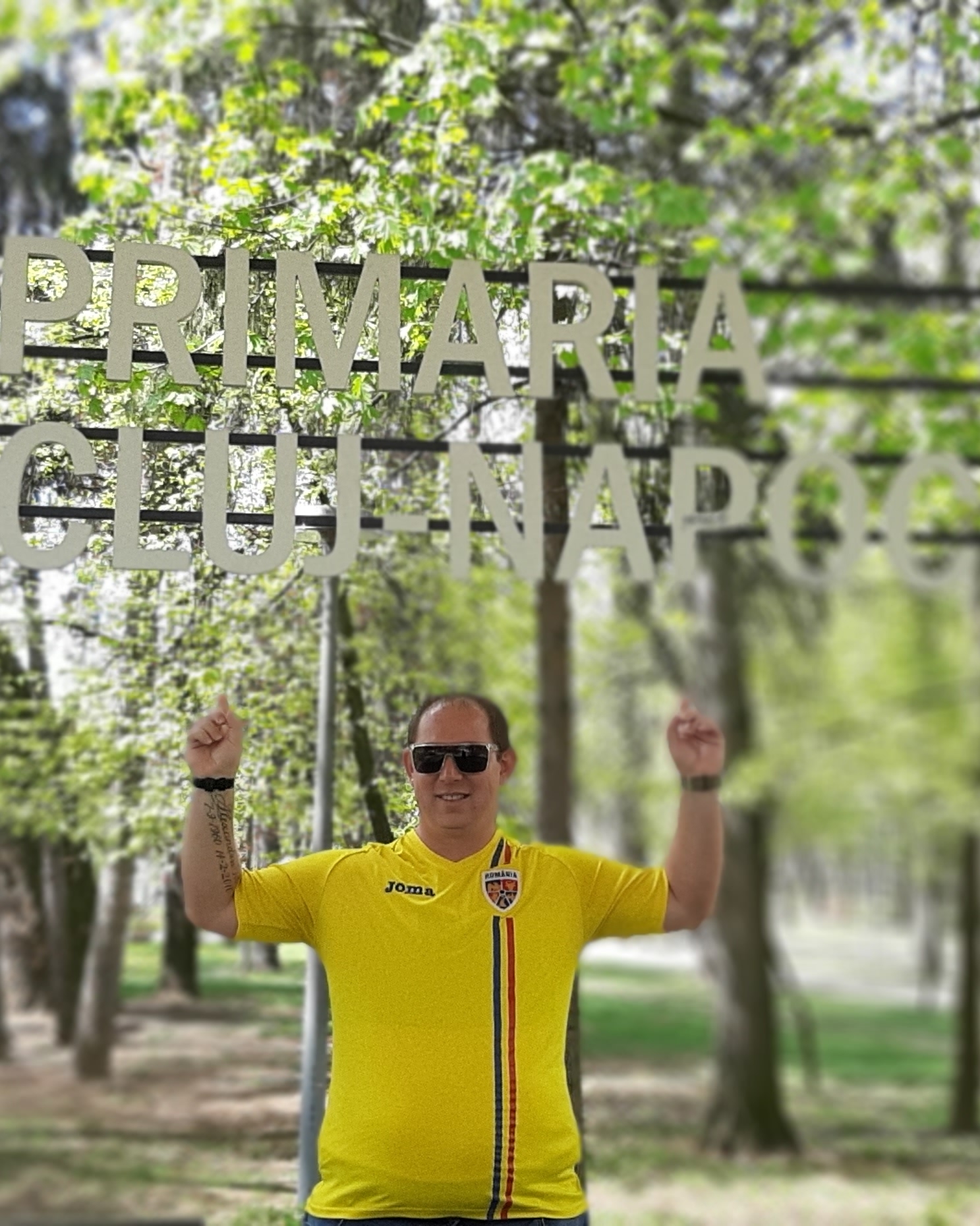 Tinder profile picture for @referee