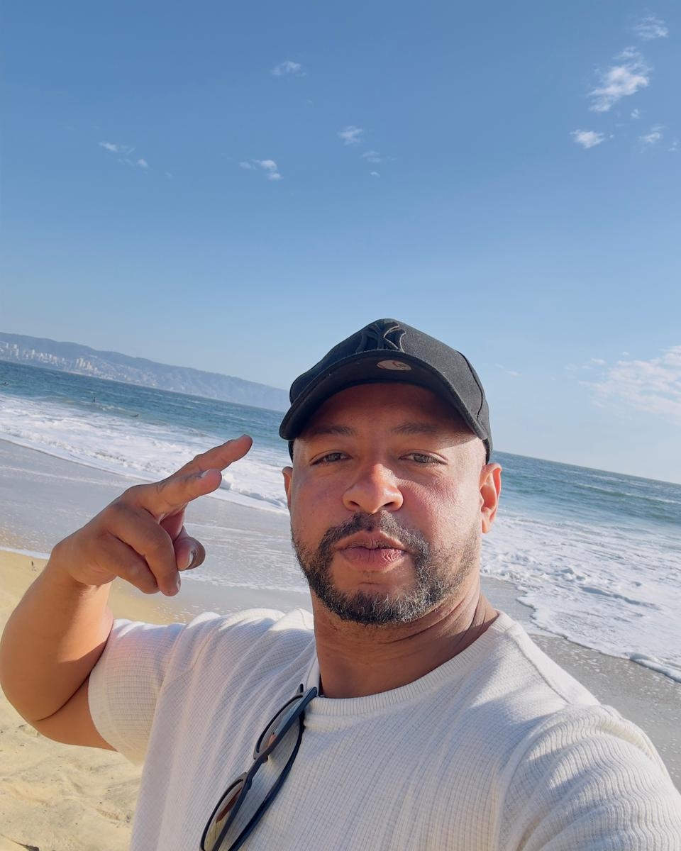 Tinder profile picture for @pereira