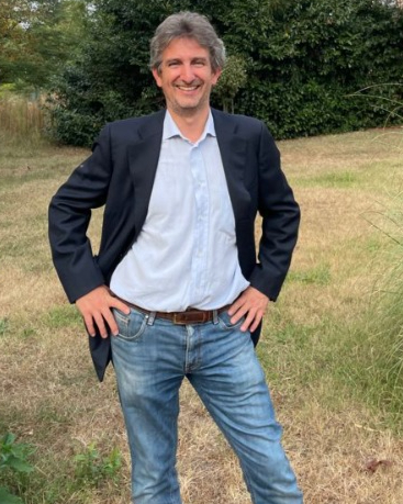 Tinder profile picture for @stra