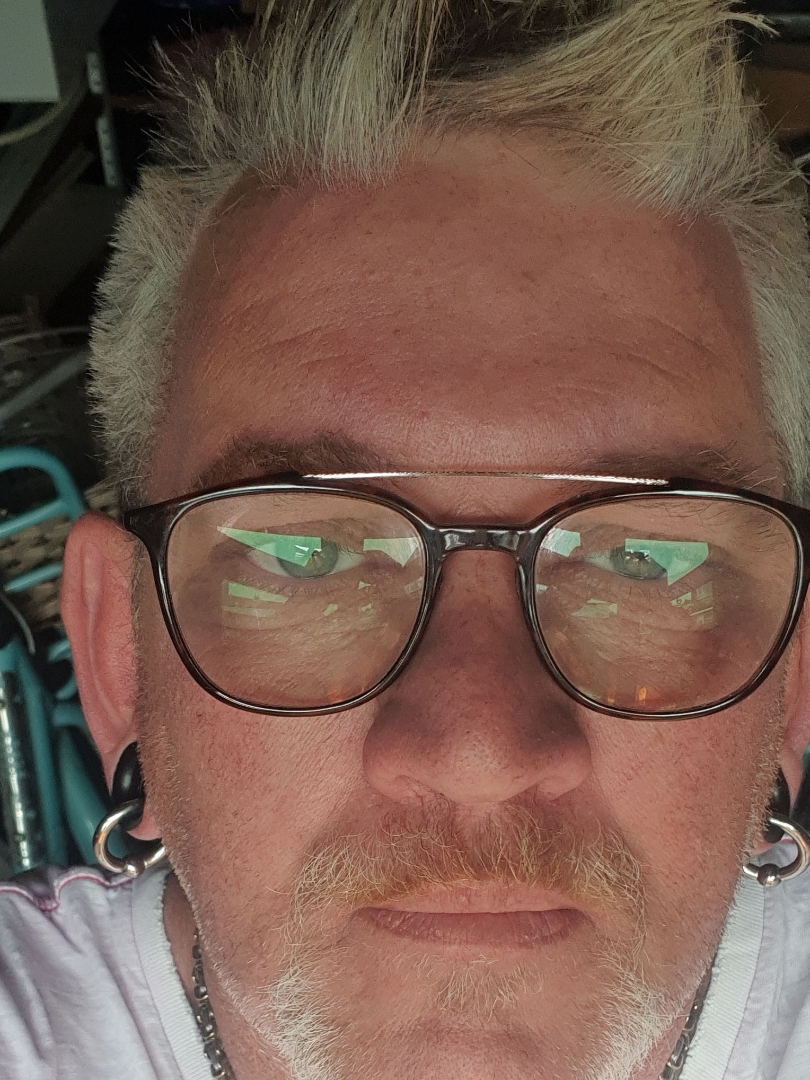 Tinder profile picture for @wean