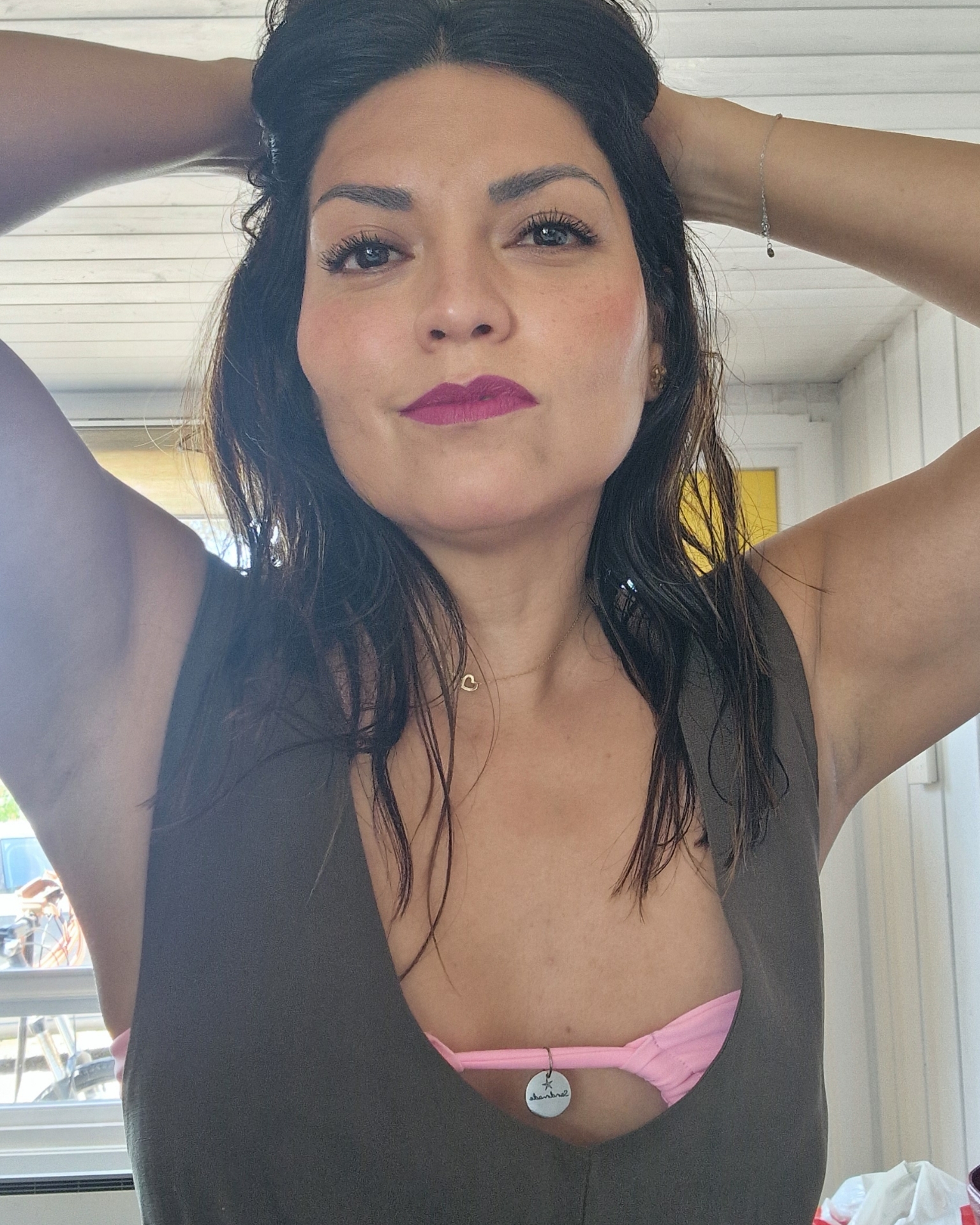 Tinder profile picture for @viol