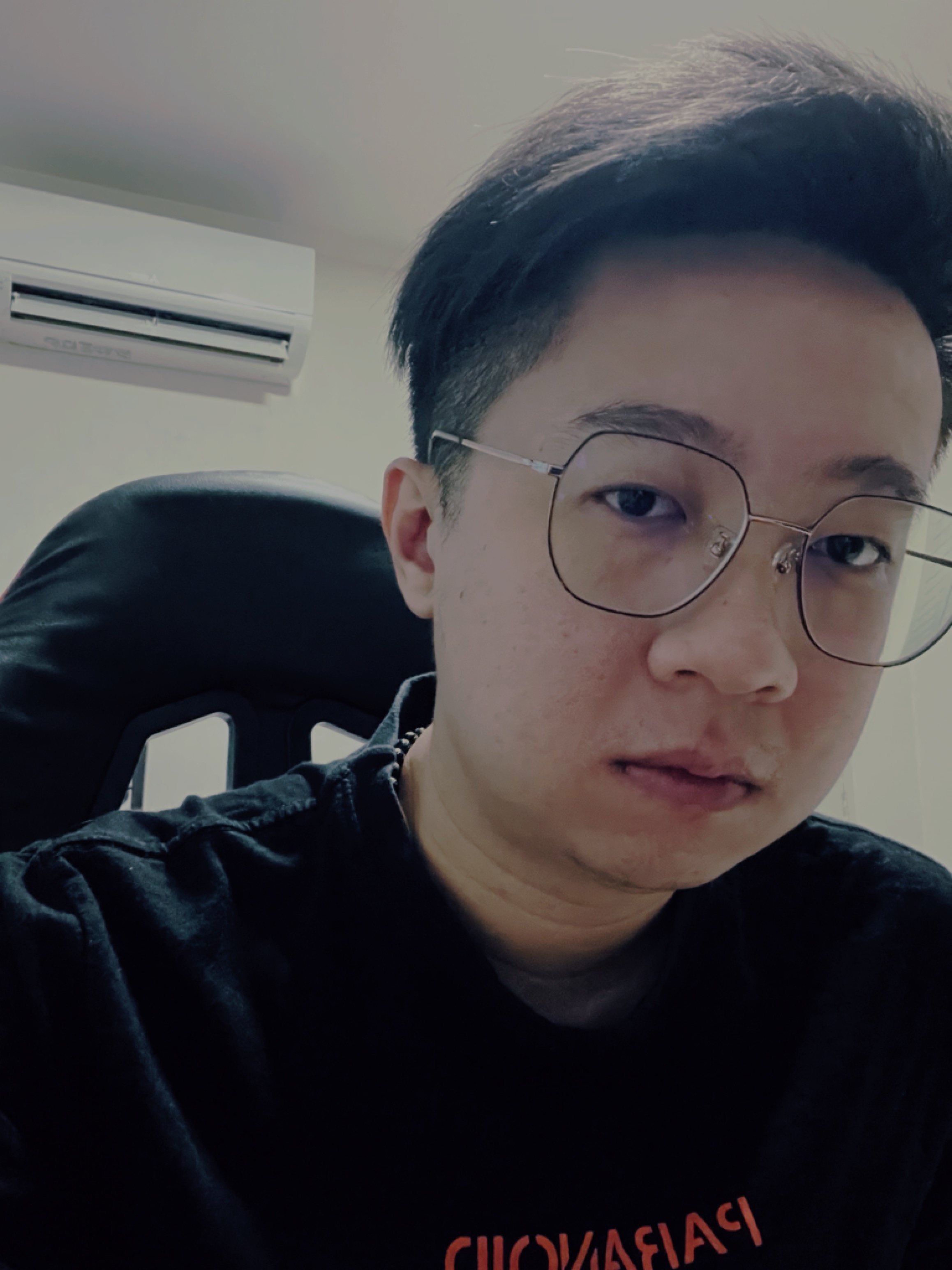 Tinder profile picture for @sing