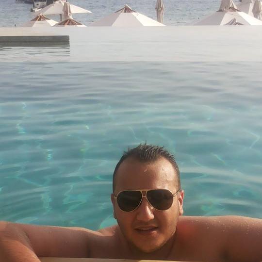 Tinder profile picture for @mohamd