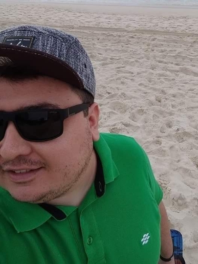 Tinder profile picture for @nobru