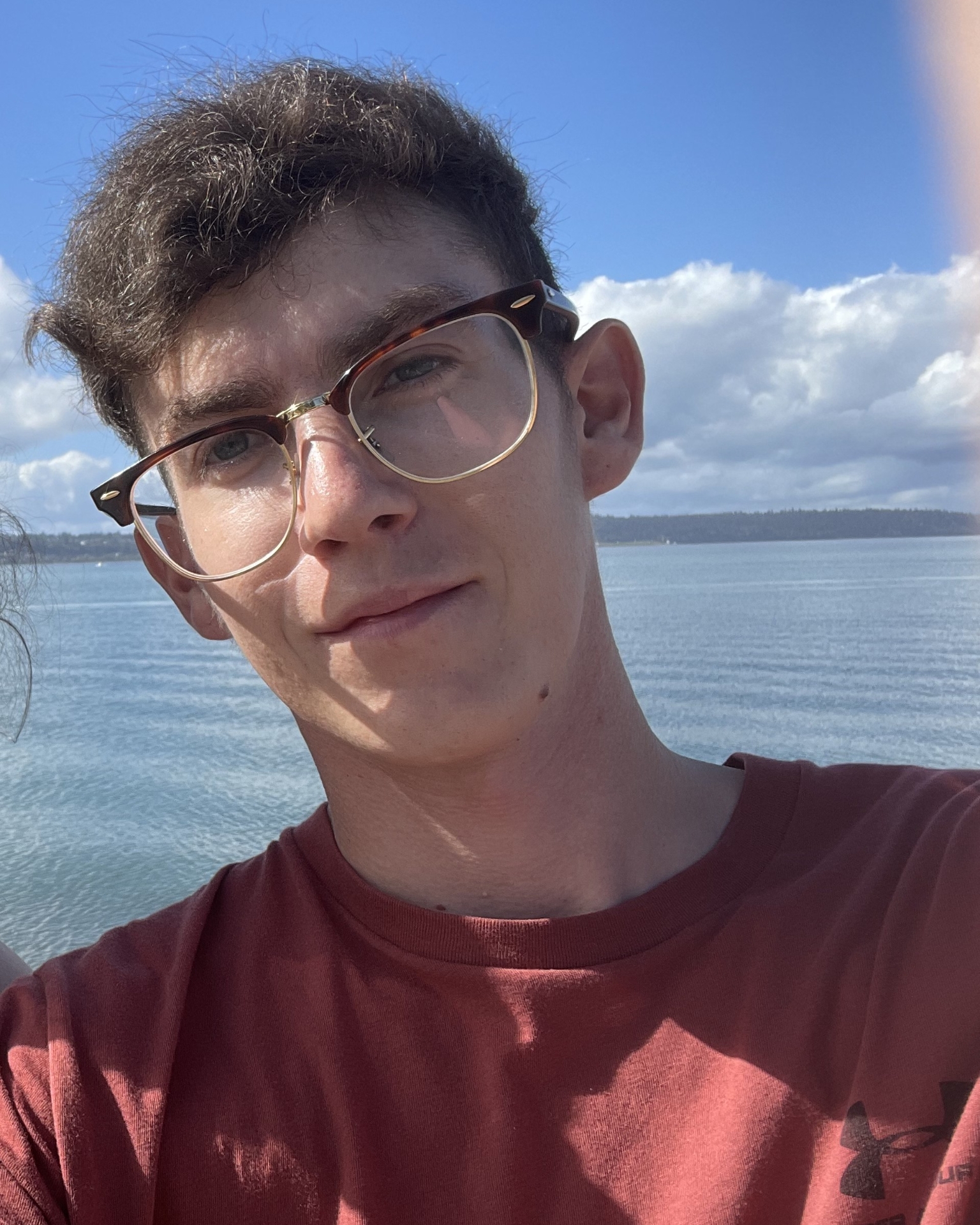 Tinder profile picture for @hopelessness