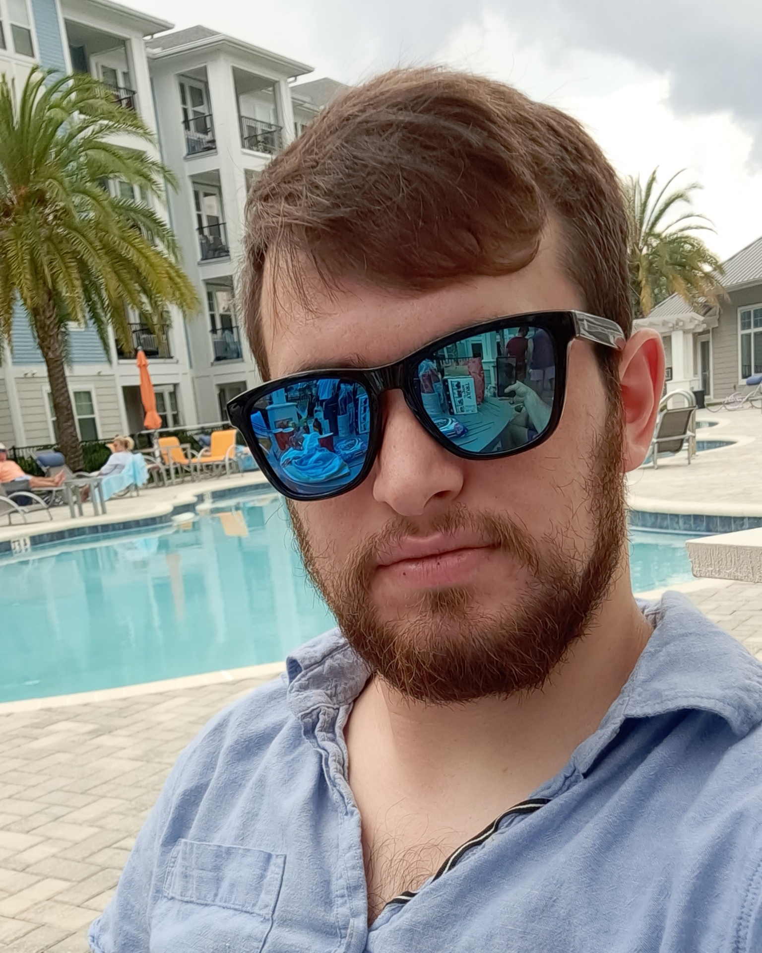Tinder profile picture for @qos