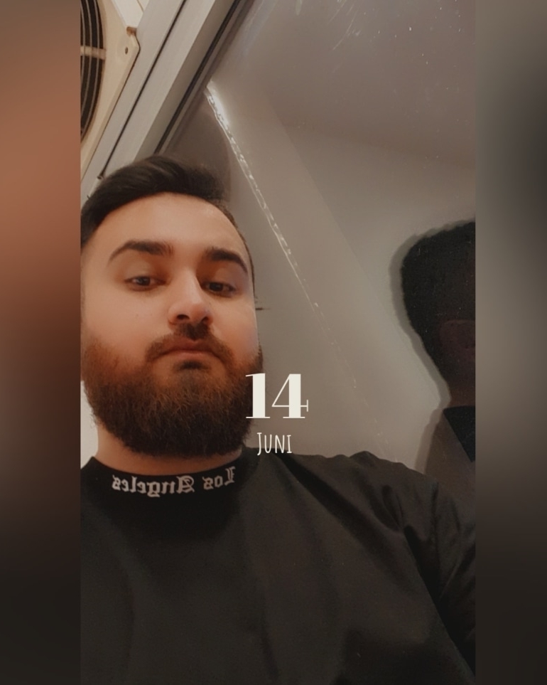 Tinder profile picture for @seyo