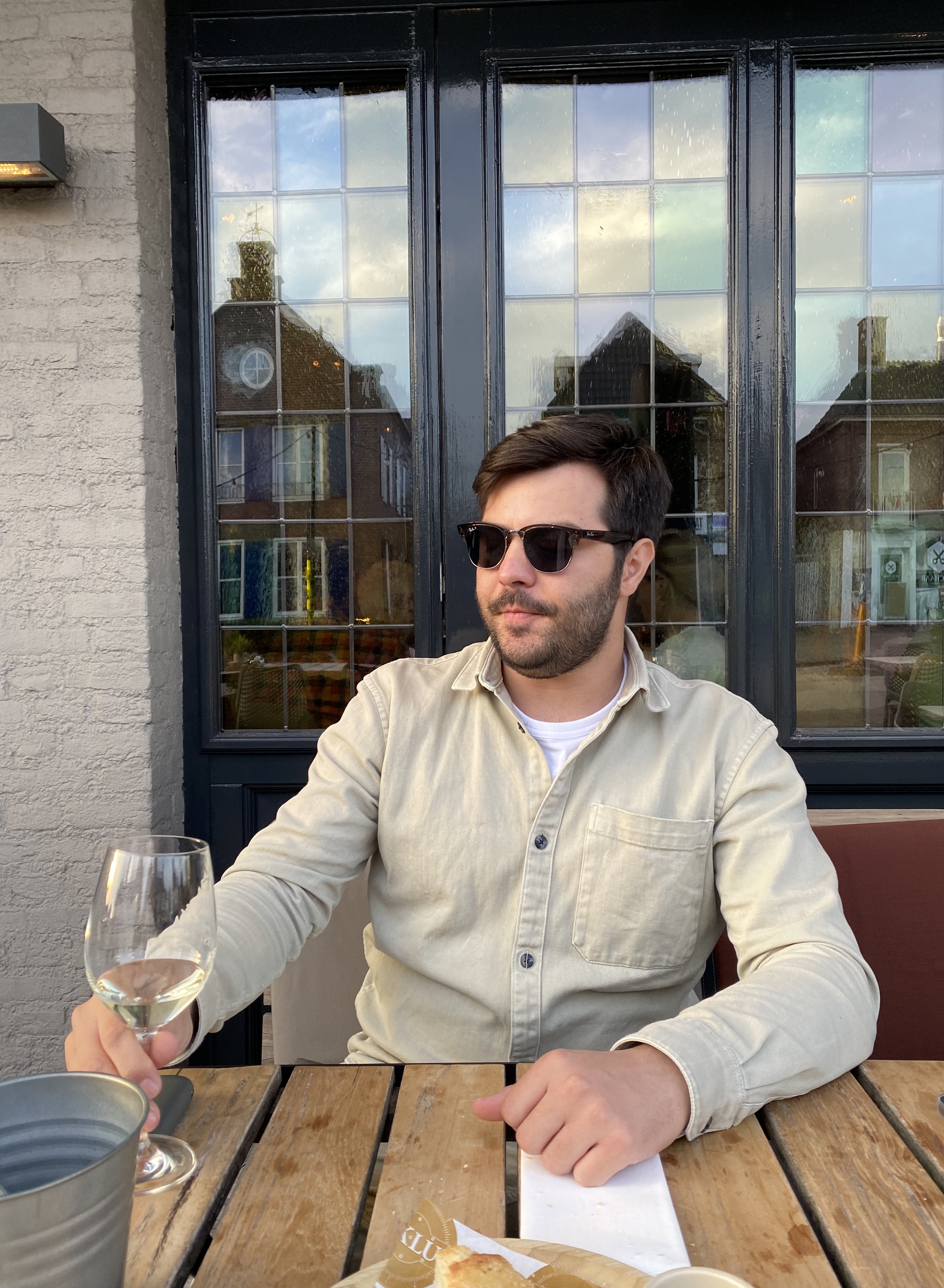 Tinder profile picture for @journalist