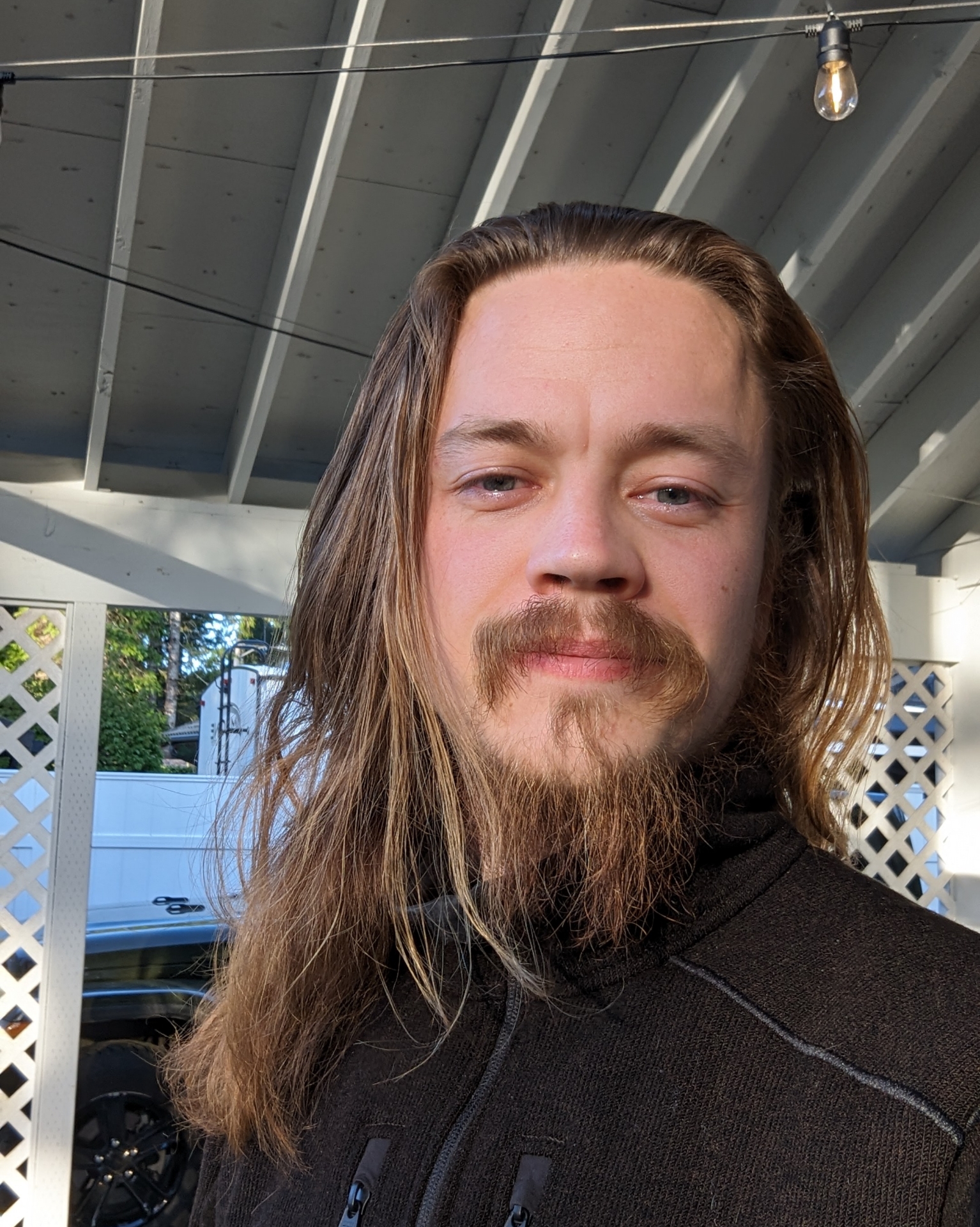 Tinder profile picture for @reynad
