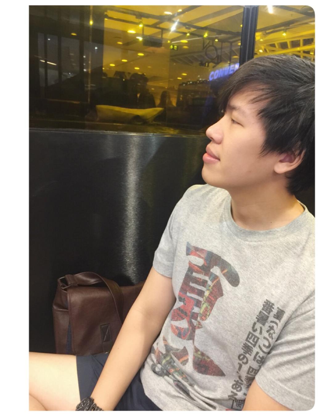 Tinder profile picture for @ryou