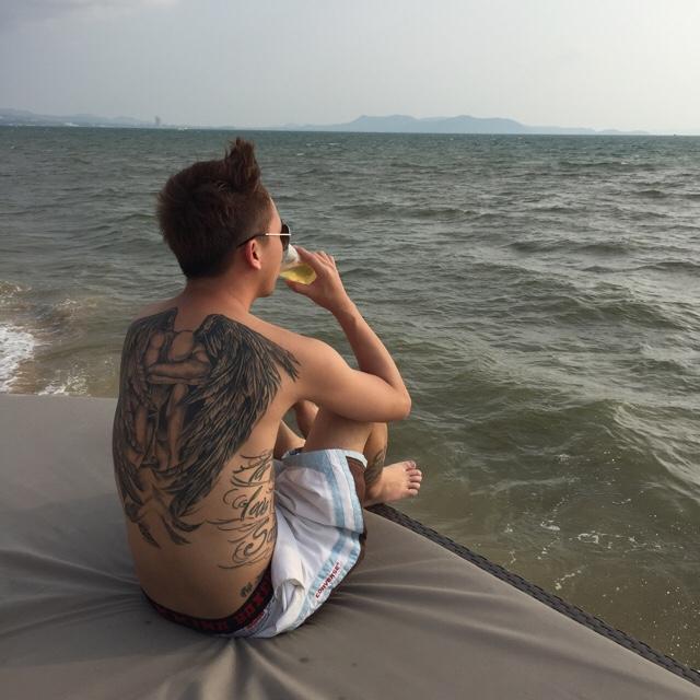 Tinder profile picture for @jerries
