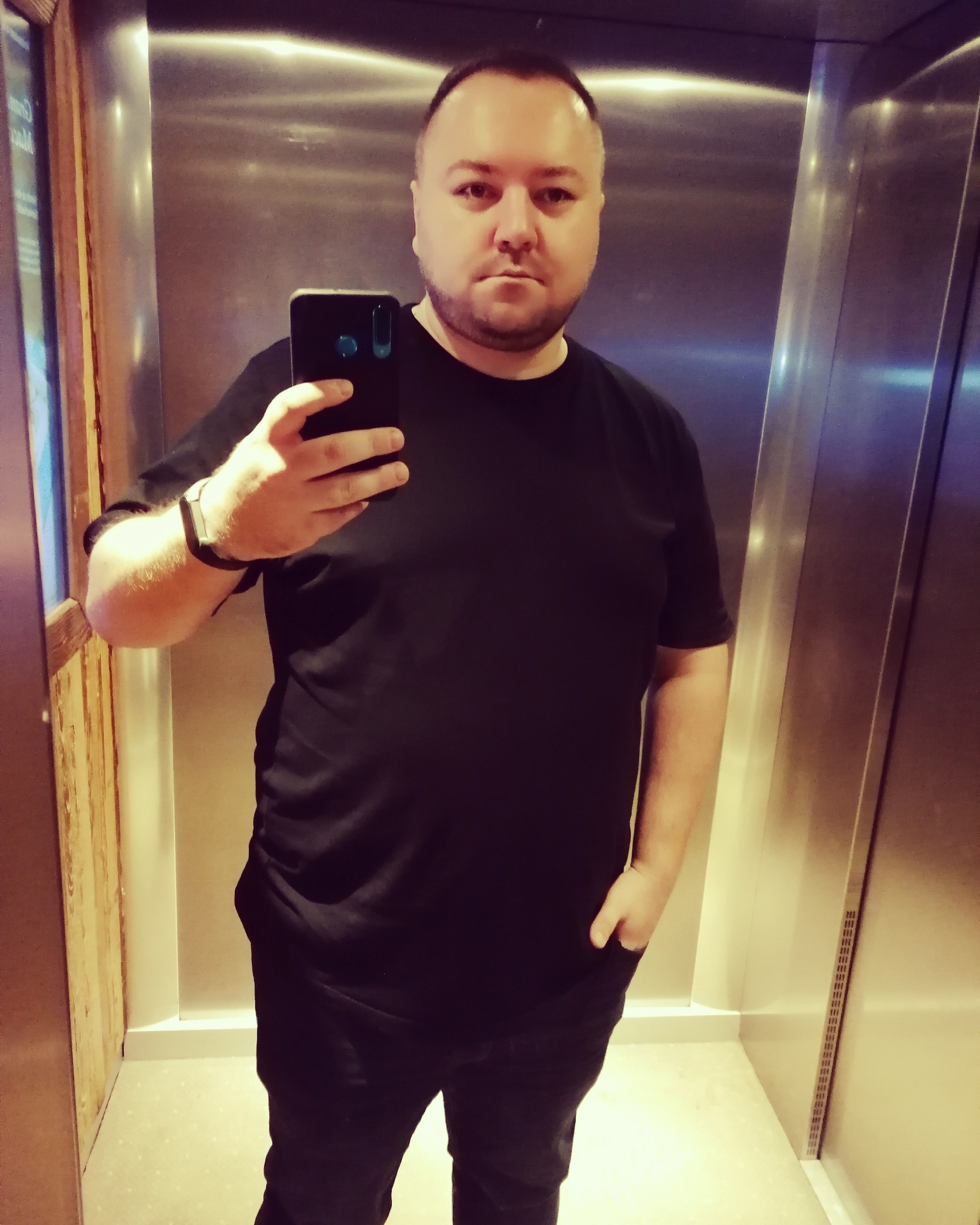 Tinder profile picture for @mono