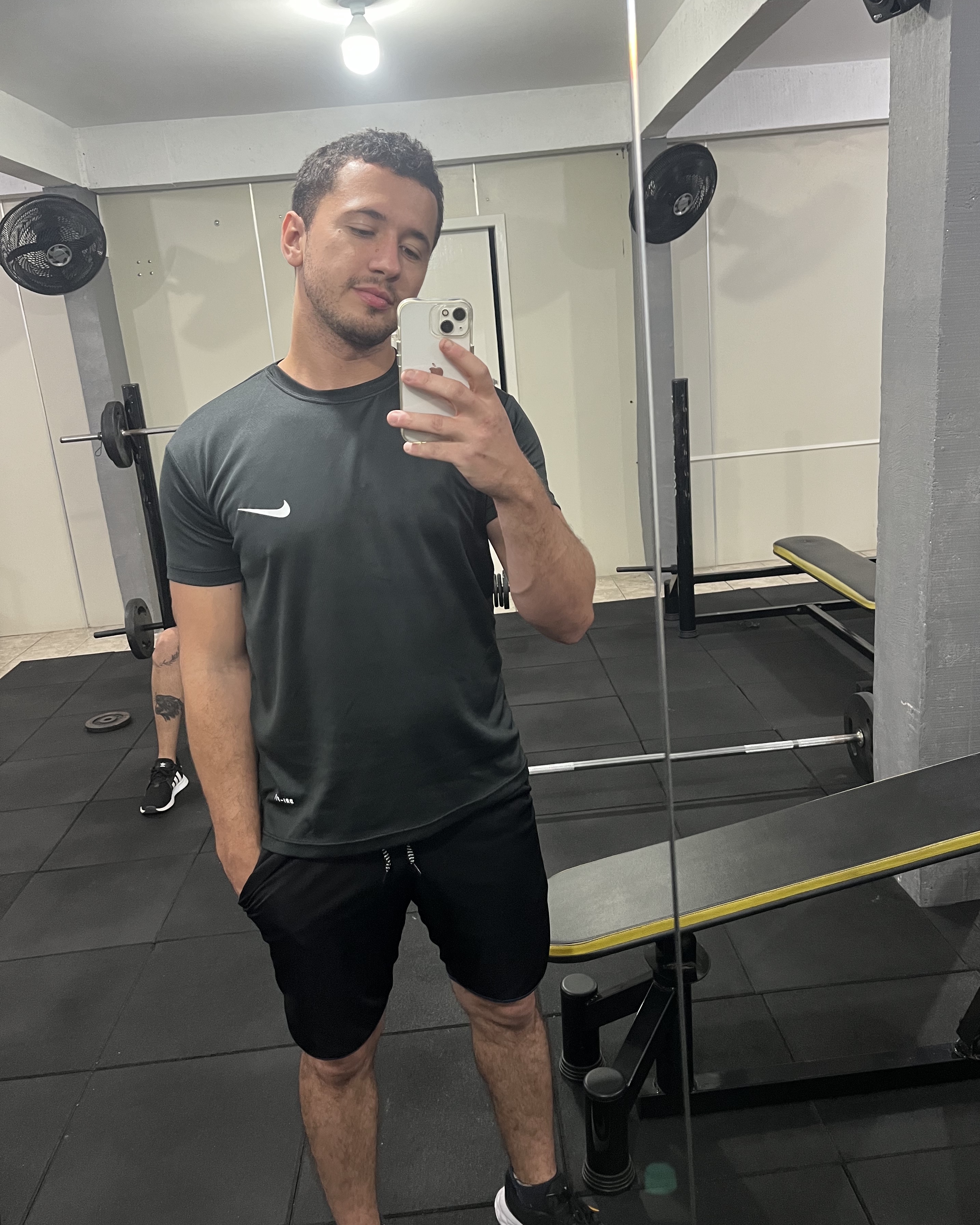 Tinder profile picture for @guerra