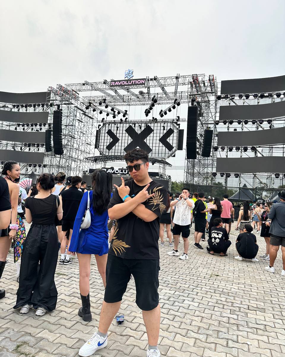 Tinder profile picture for @minhquang