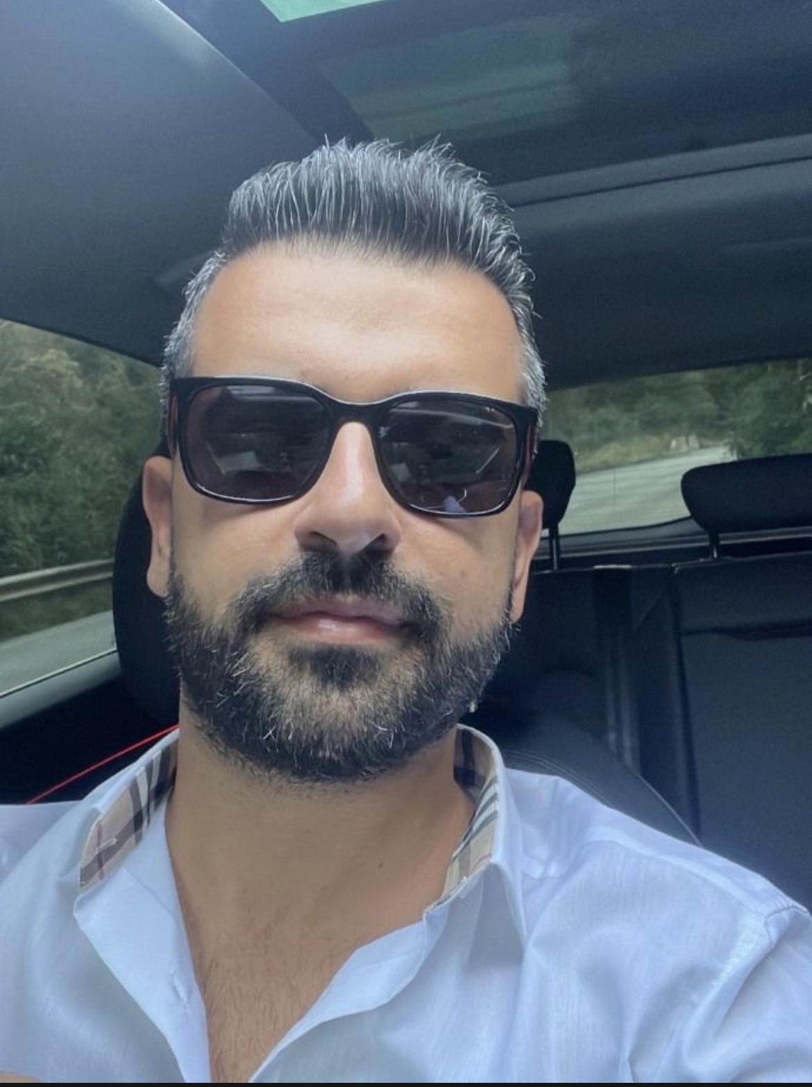 Tinder profile picture for @mst