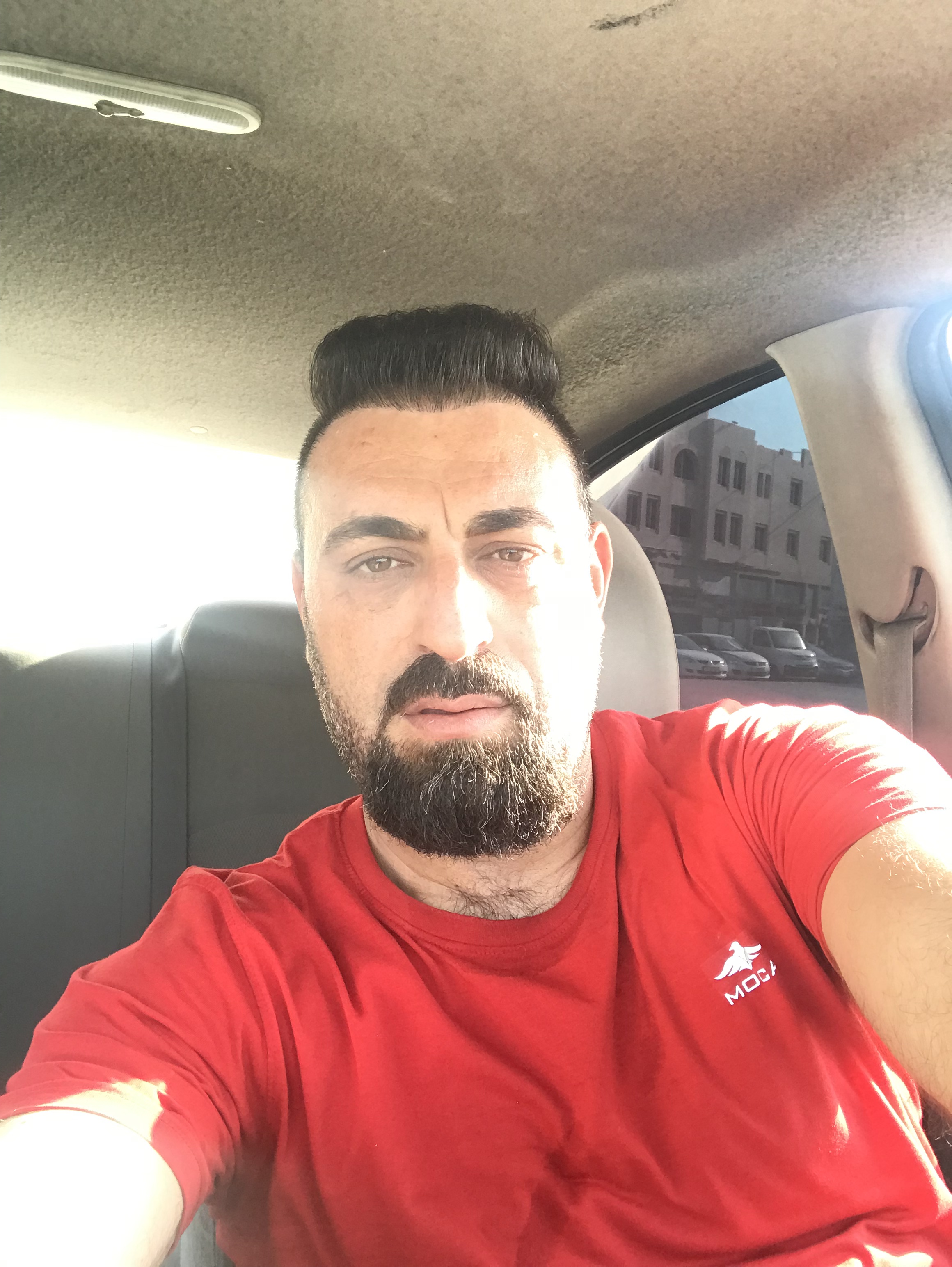 Tinder profile picture for @thin