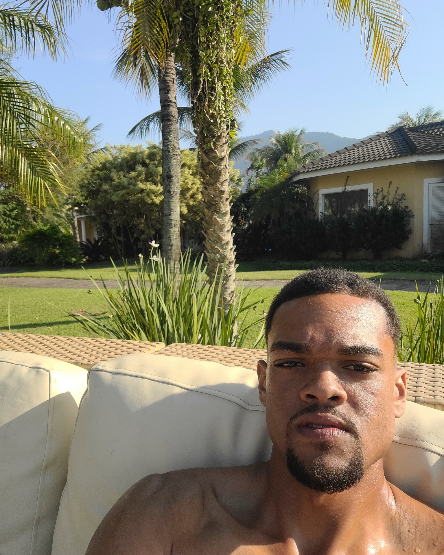 Tinder profile picture for @ill