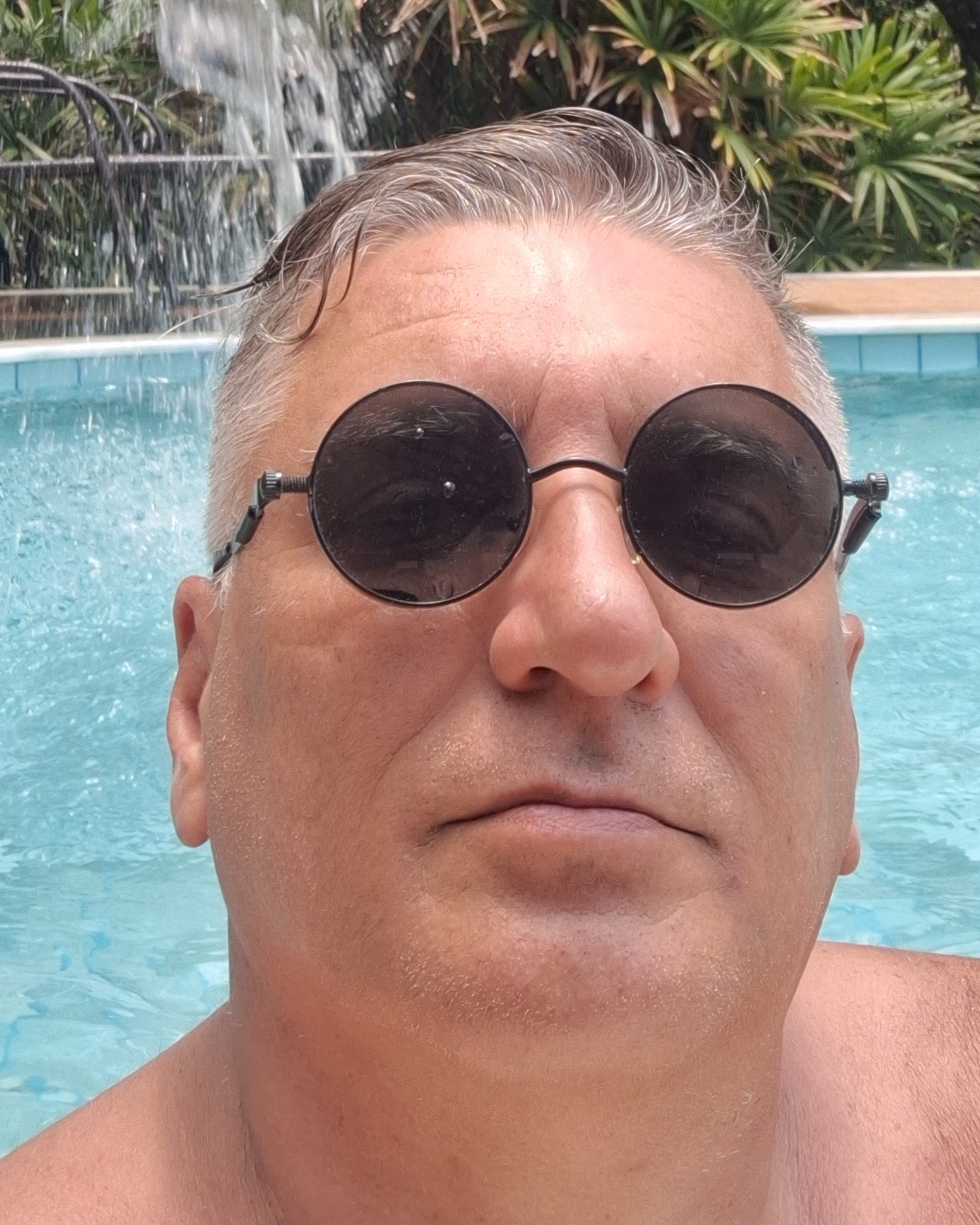 Tinder profile picture for @bio