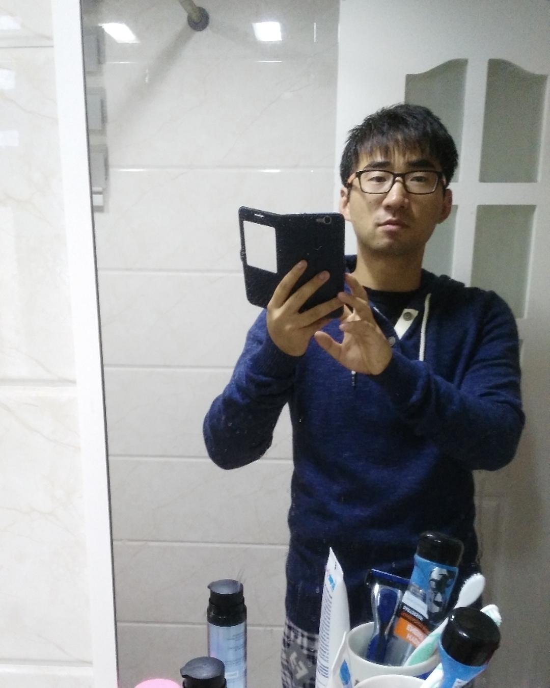 Tinder profile picture for @glu