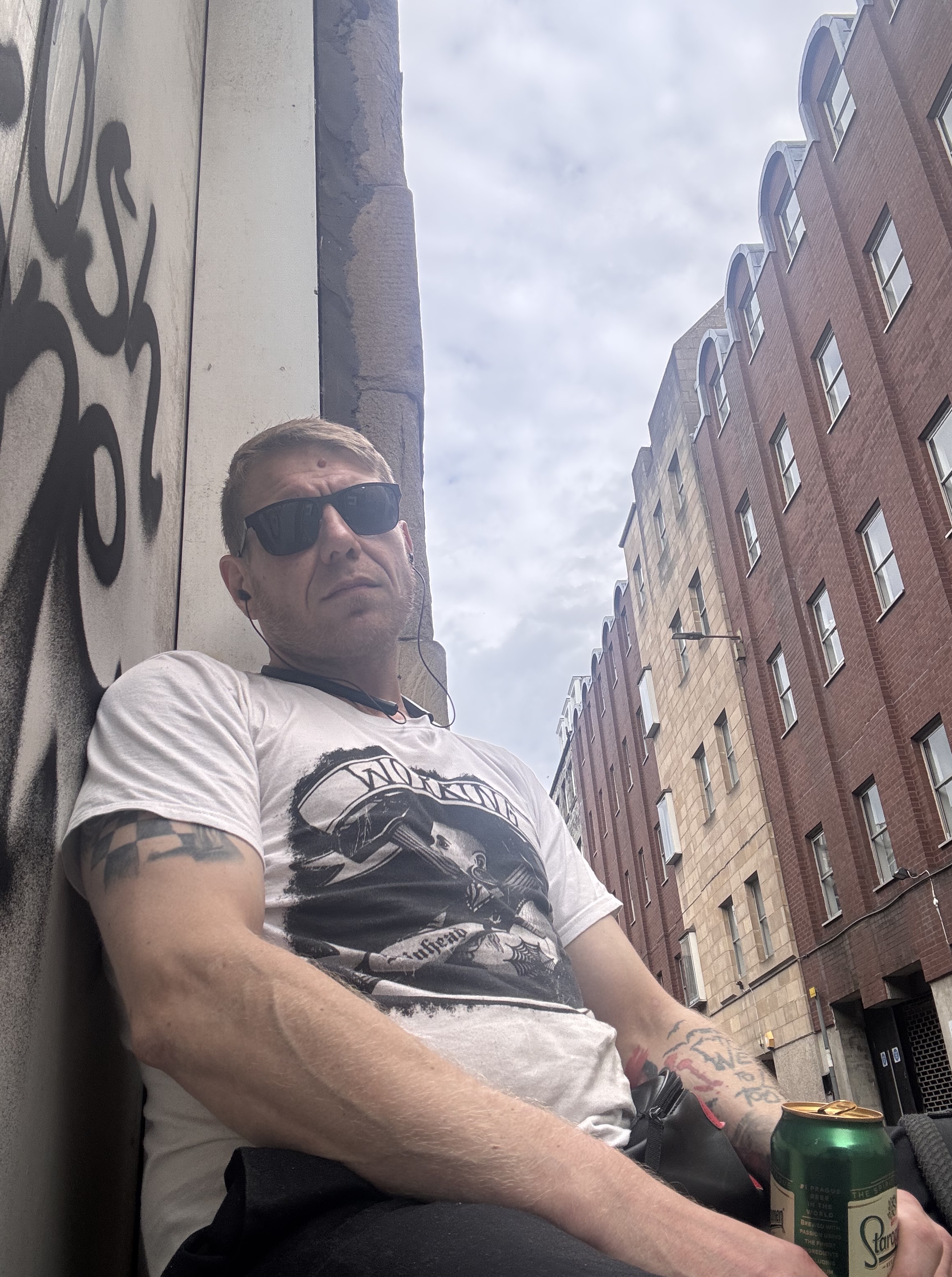 Tinder profile picture for @squatter