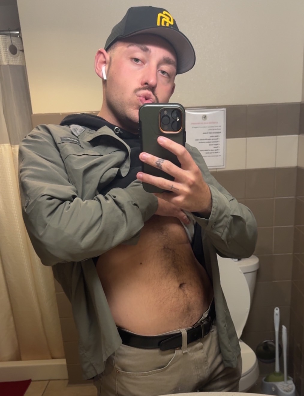 Tinder profile picture for @questioning